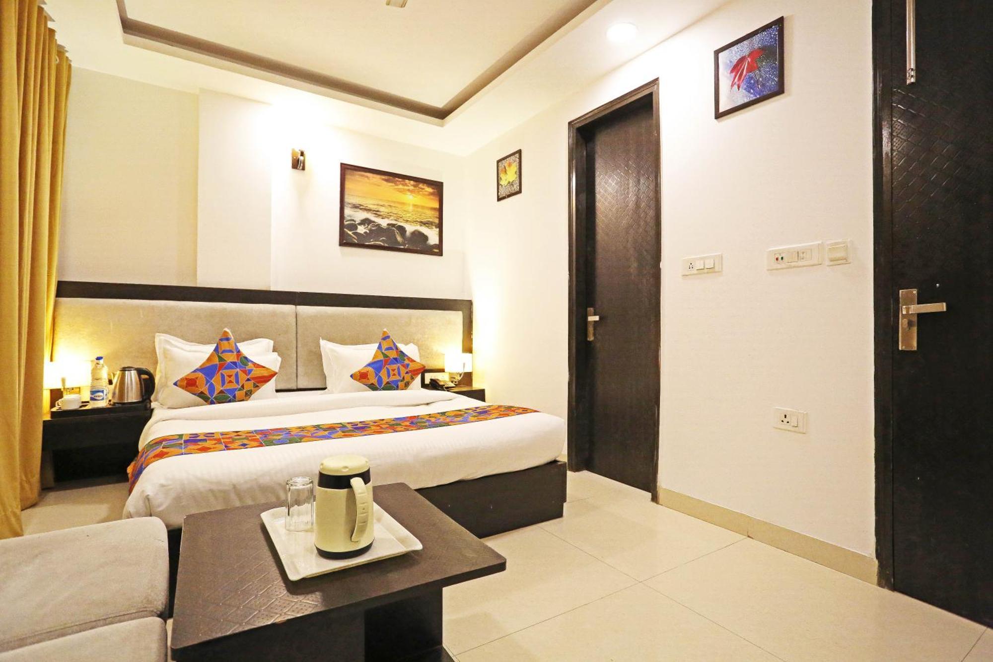 Airport Swan Near Delhi Airport 4*