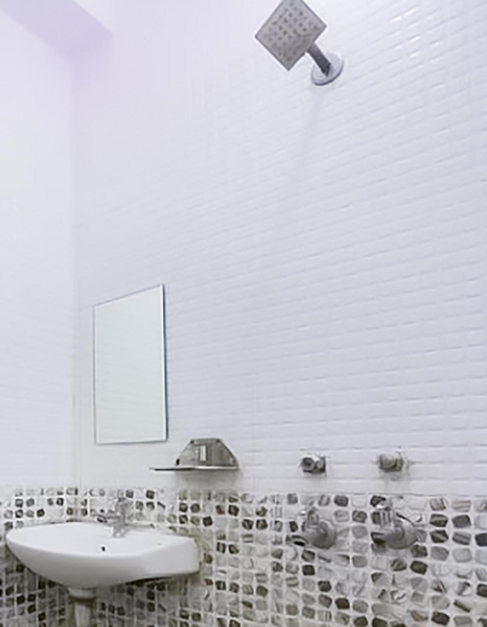 Private In Uttam Nagar - Sky Hotel