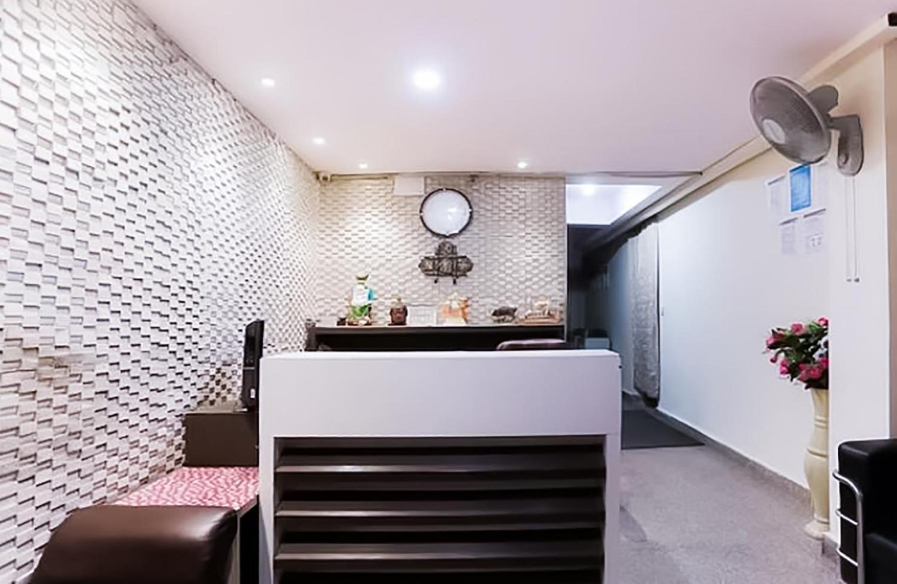 Private In Uttam Nagar - Sky Hotel New Delhi