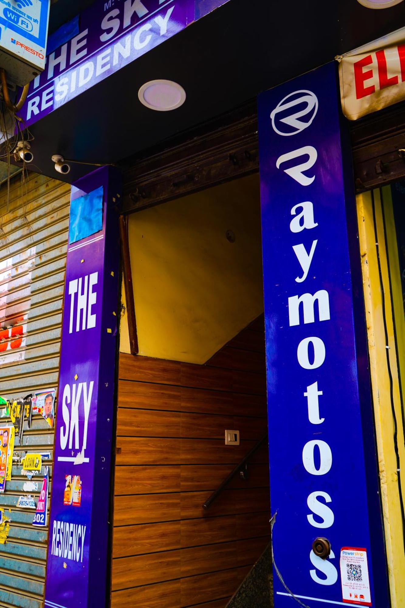 Private In Uttam Nagar - Sky Hotel