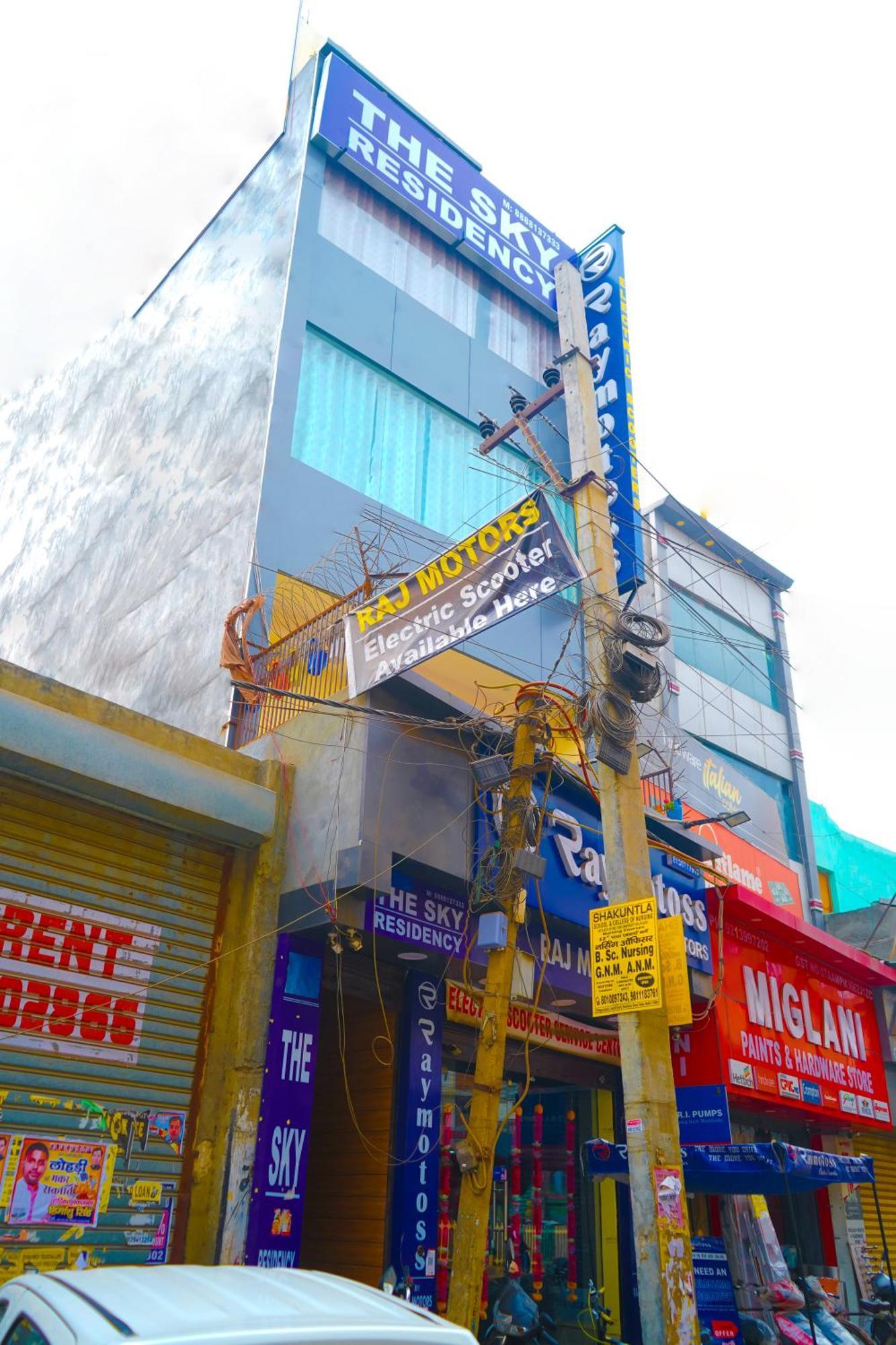 Private In Uttam Nagar - Sky Hotel 3*