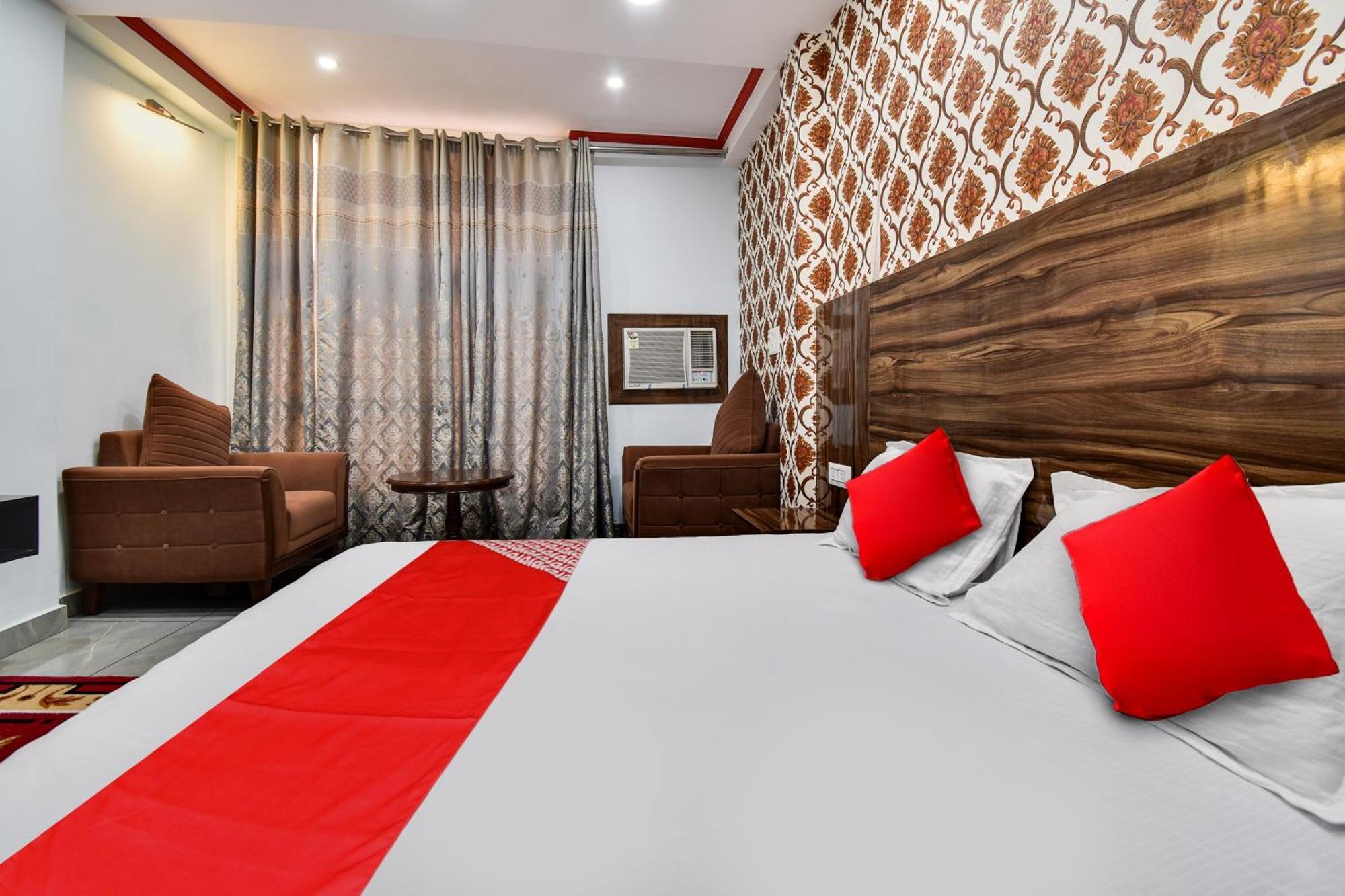 Hotel Oyo Flagship The Flaurish 3*