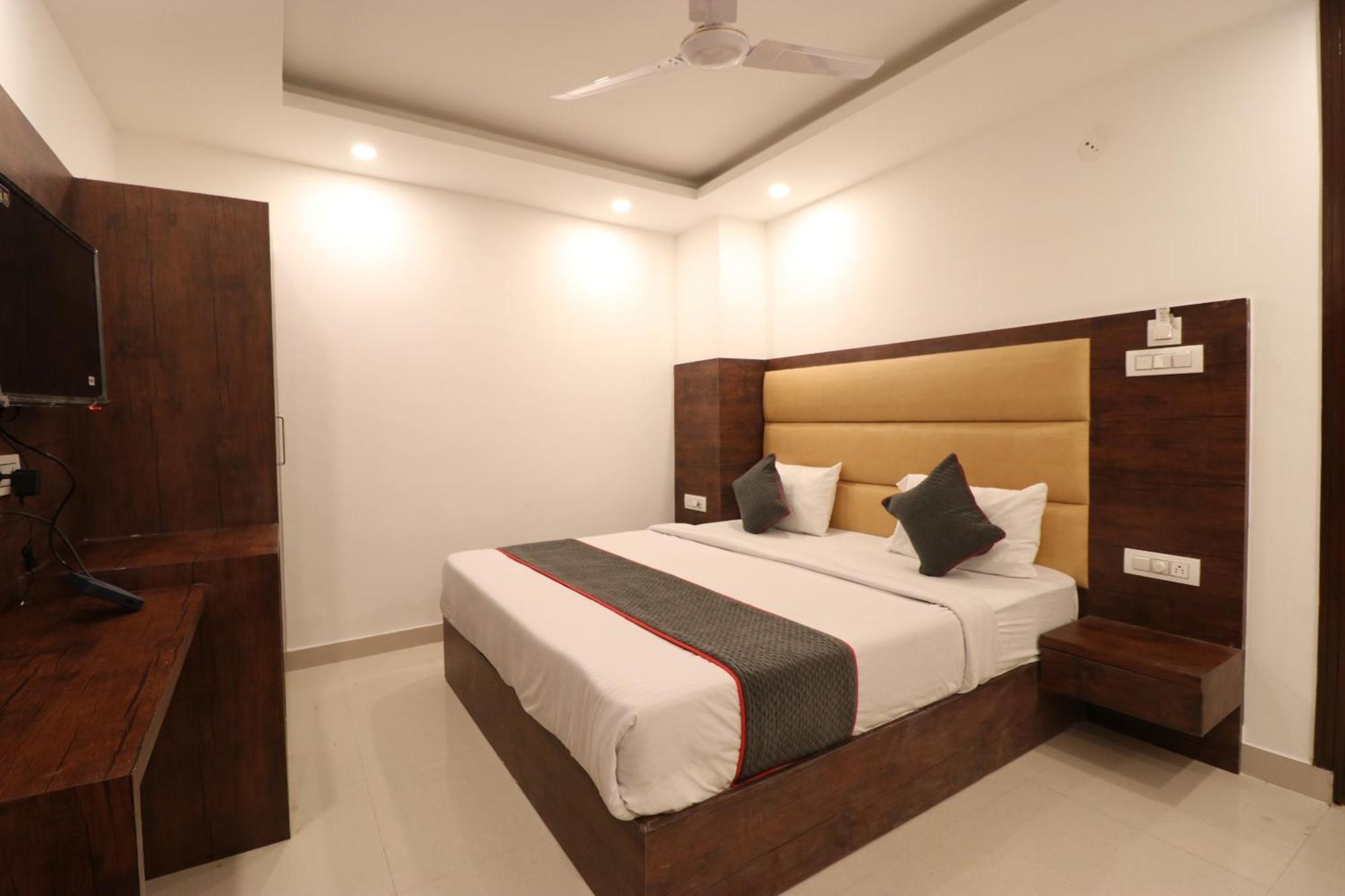 Tark A Family Near Igi Airport Delhi 4* New Delhi
