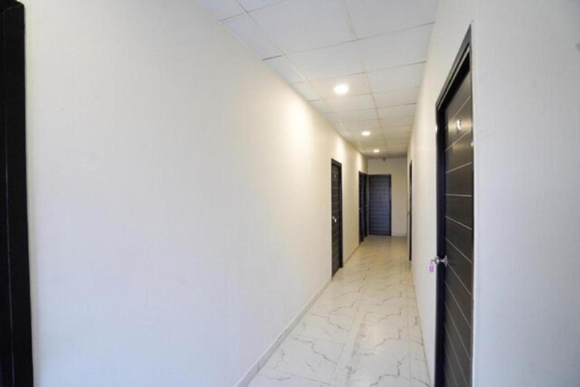 Mannat International At Paschim Vihar Hotel 3*