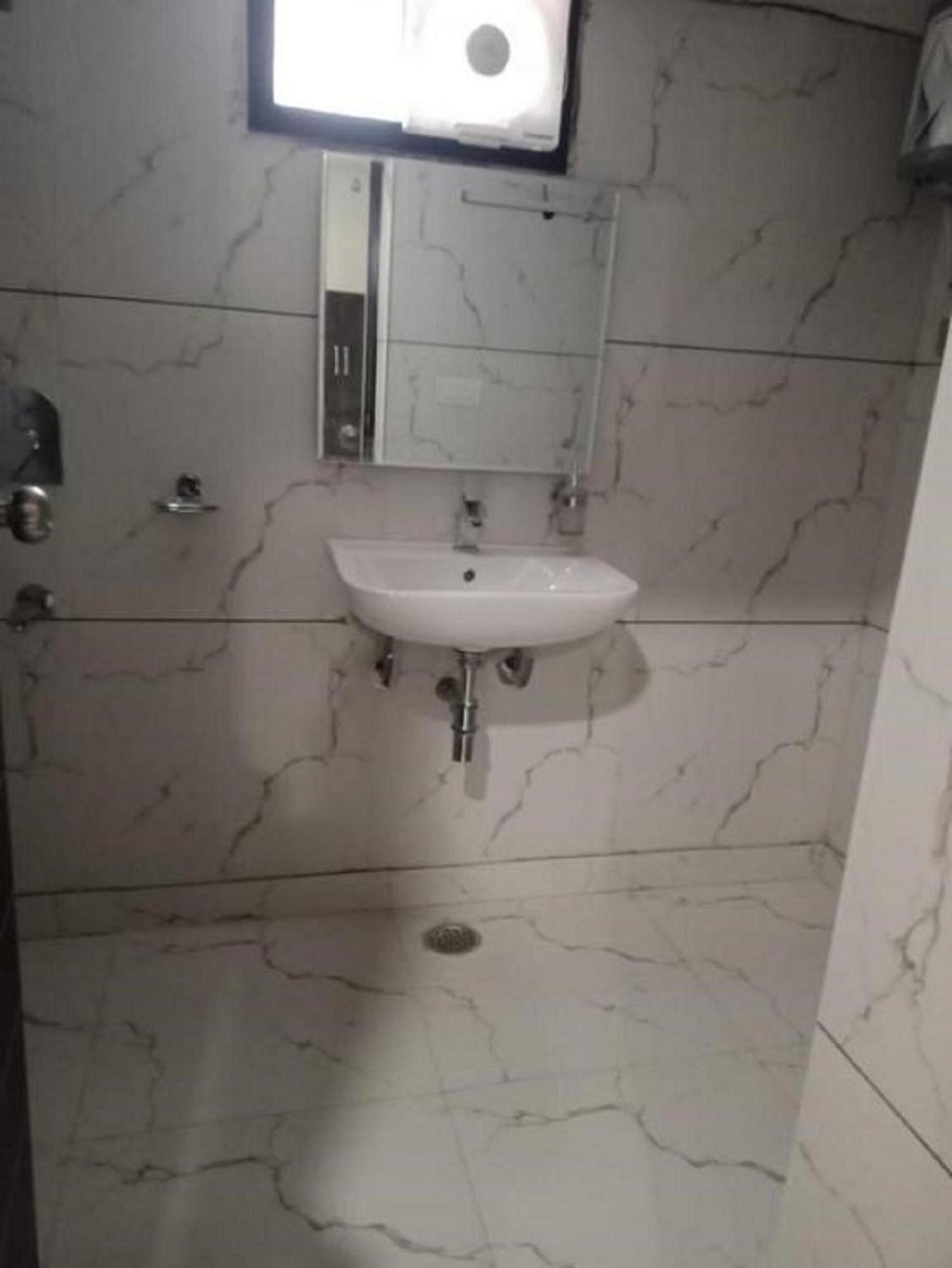 Mannat International At Paschim Vihar 3* Nova Deli