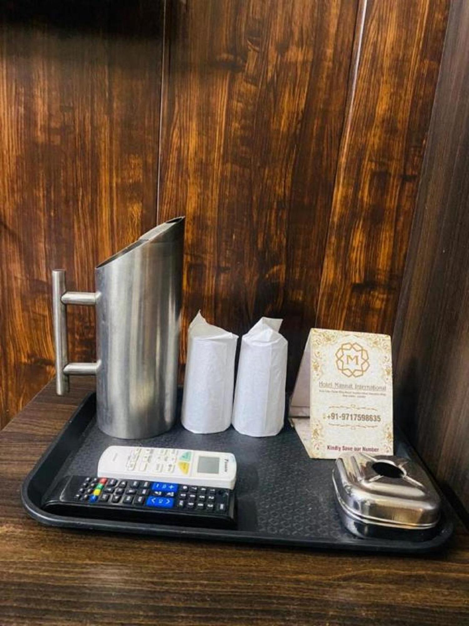 Mannat International At Paschim Vihar Hotel Nova Deli
