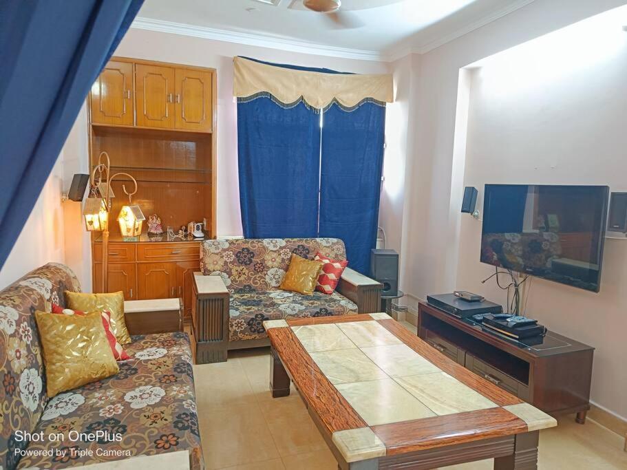 Bnbbuddy 2 Bedroom Anugraha, Dwarka * New Delhi