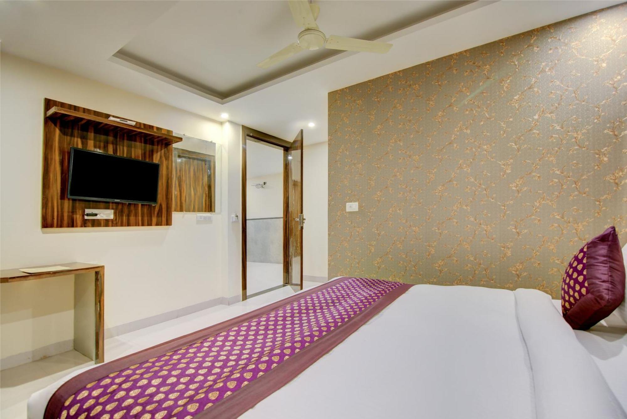 Smart Plaza Hotel