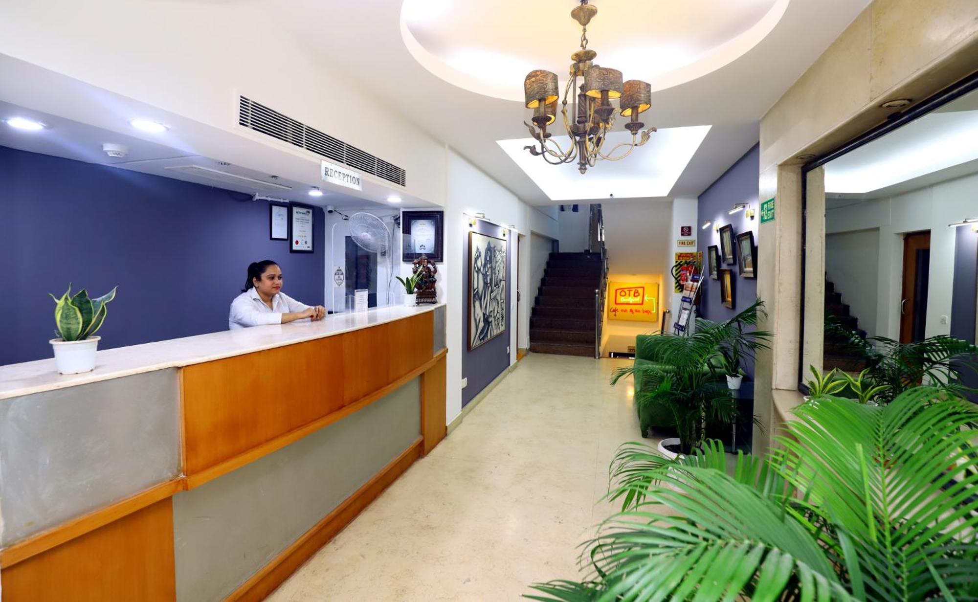 Hotel The Corus New Delhi