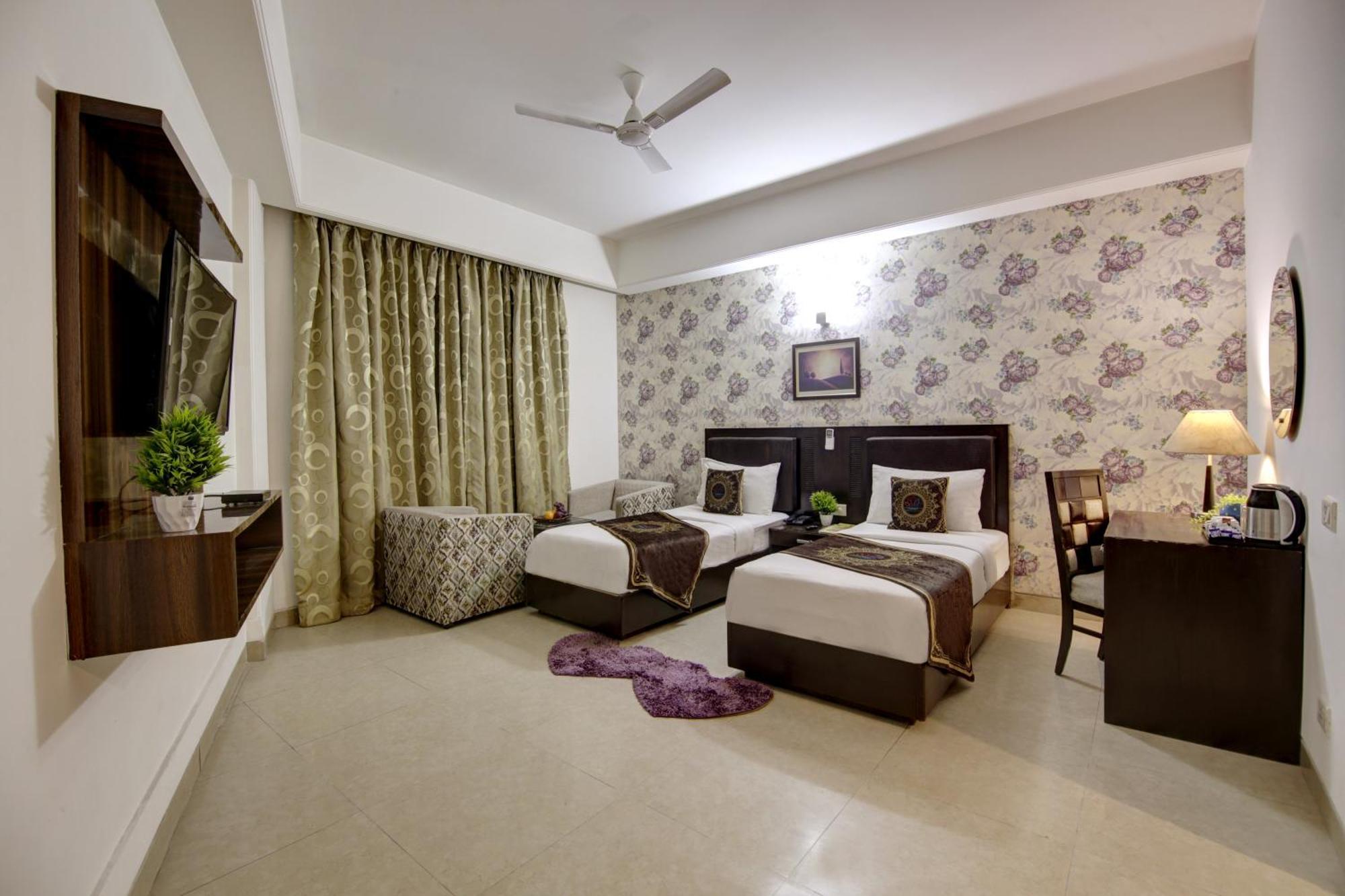 Venus Plaza 4*