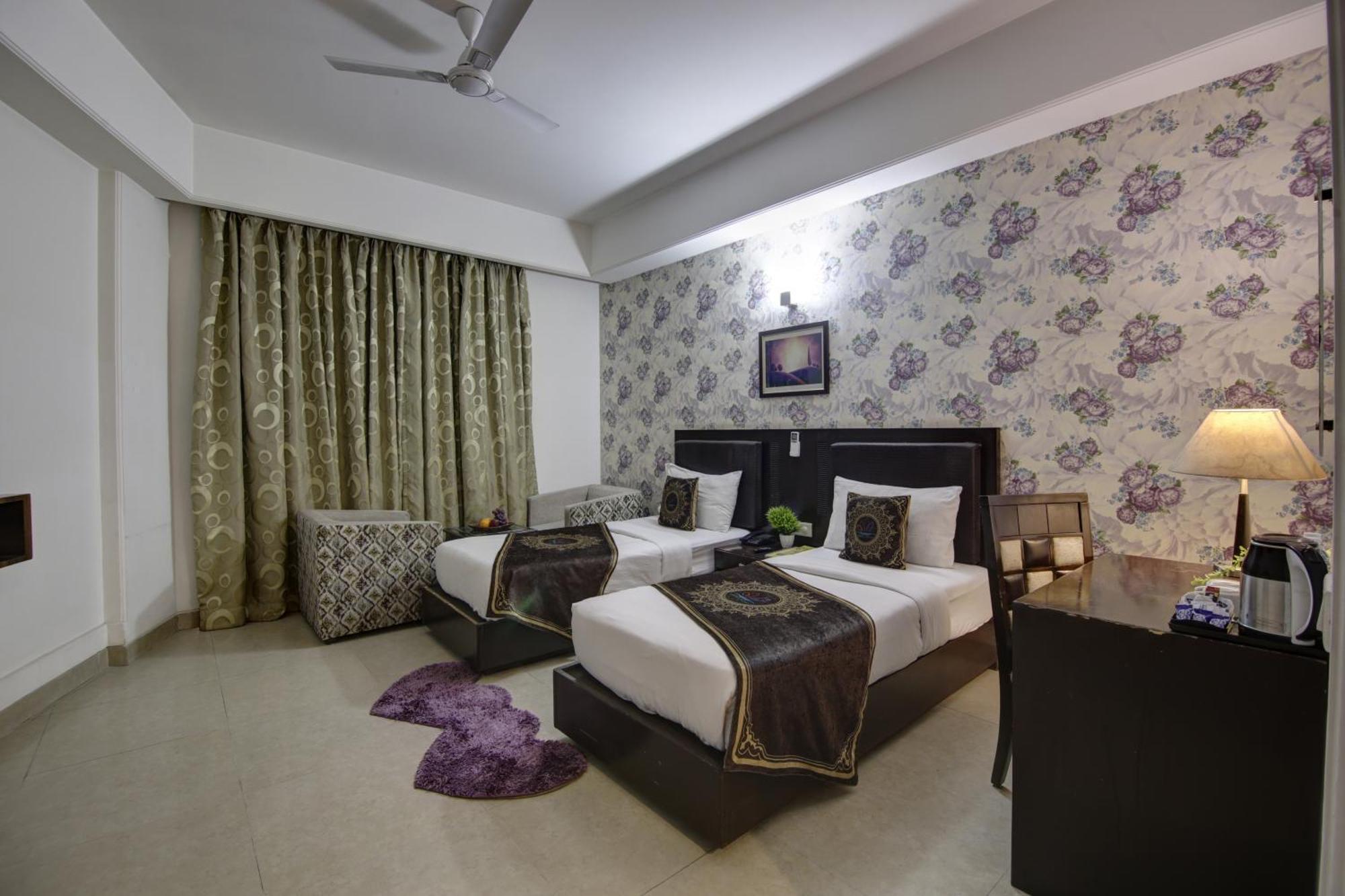Venus Plaza New Delhi