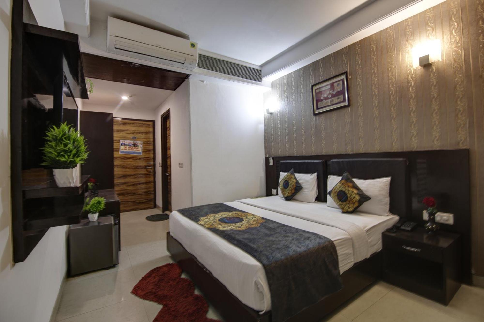 Venus Plaza Hotel 4*
