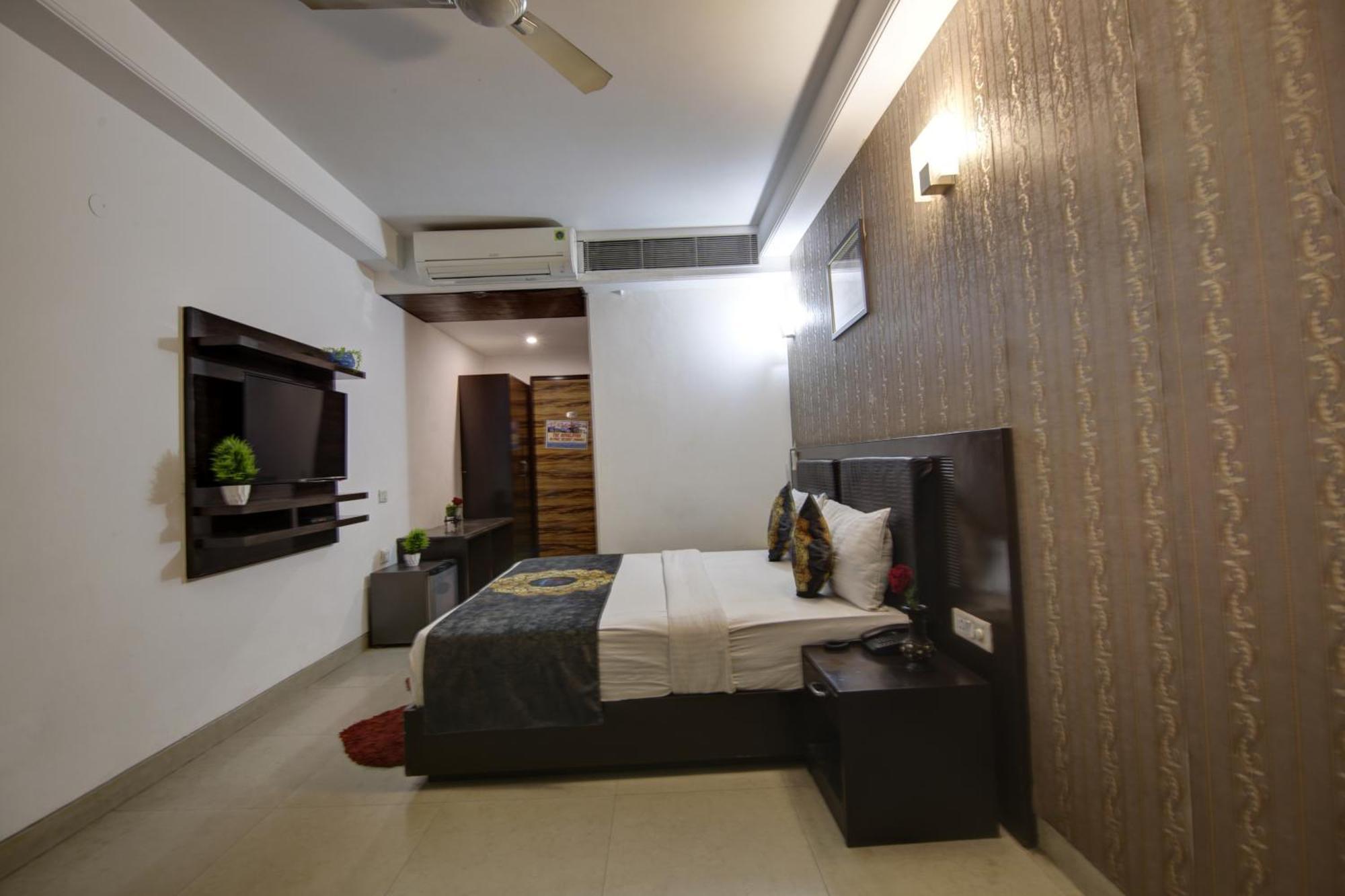 Venus Plaza Hotel New Delhi