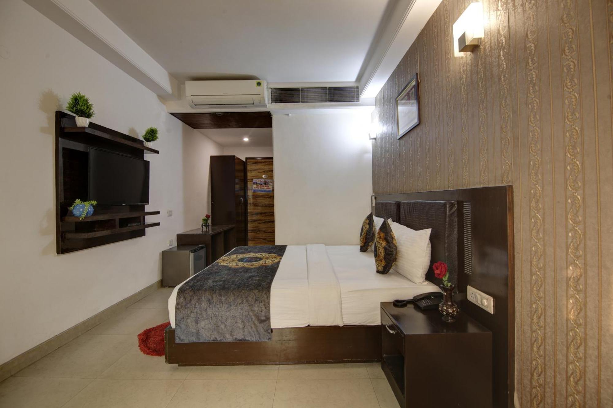 Venus Plaza New Delhi