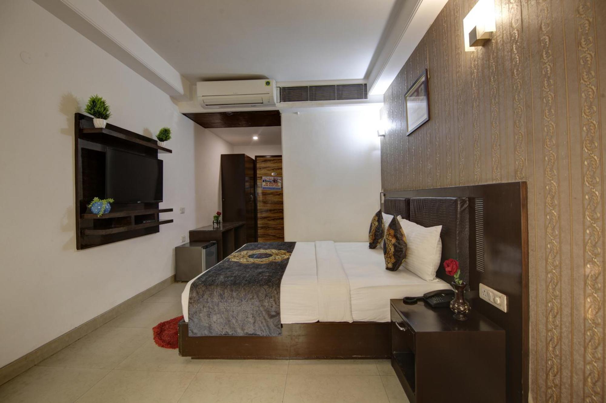Venus Plaza 4*