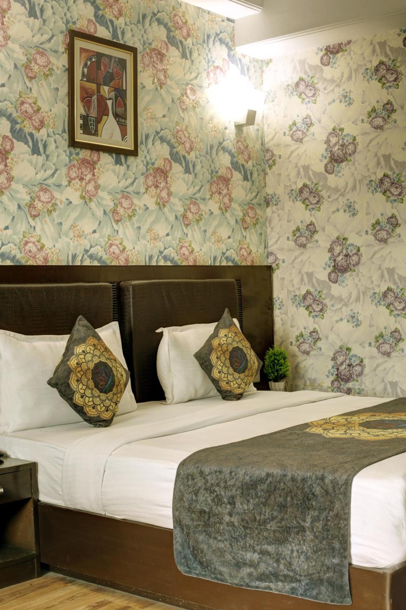 Venus Plaza Hotel 4*