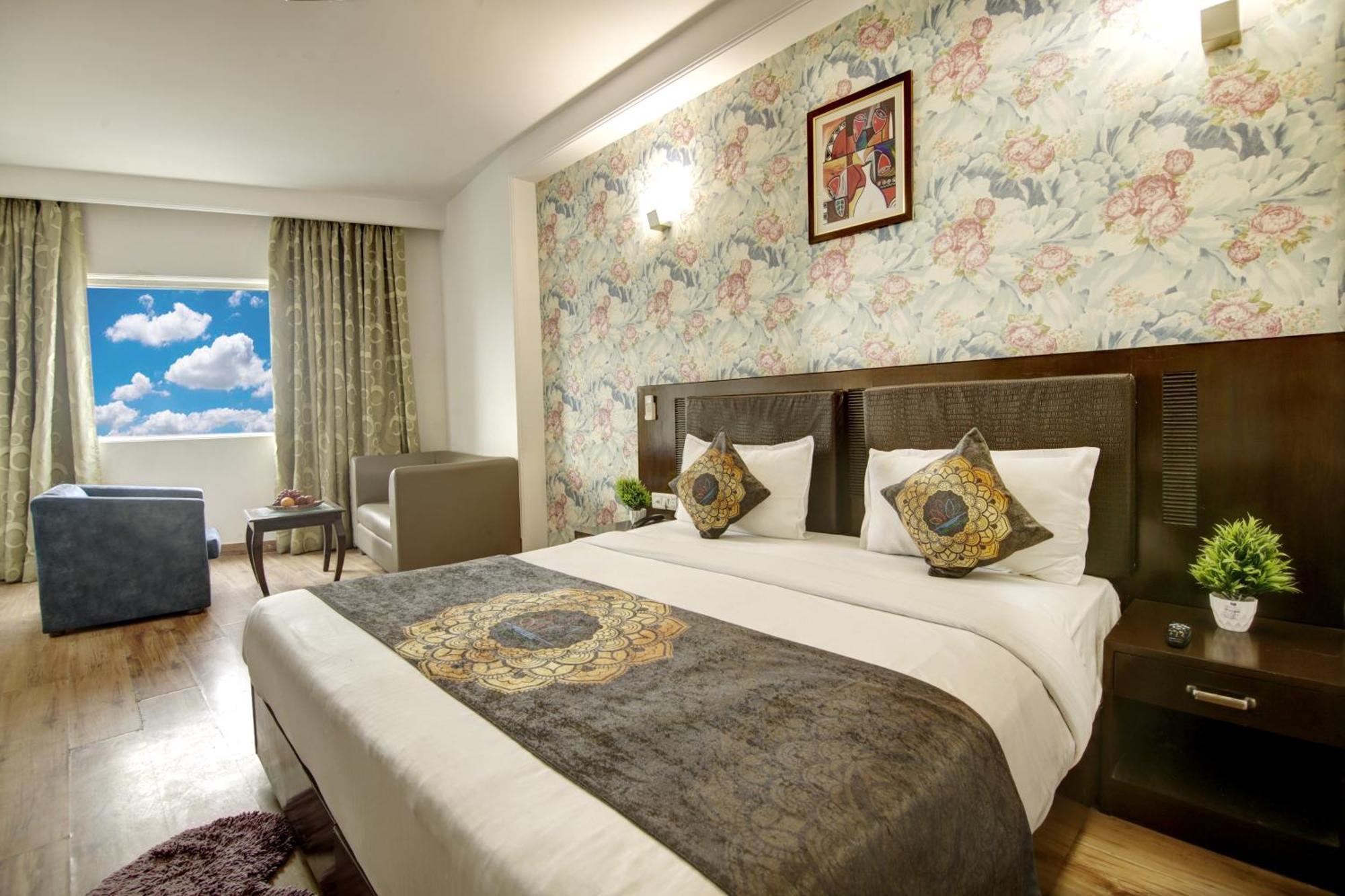 Venus Plaza Hotel 4*