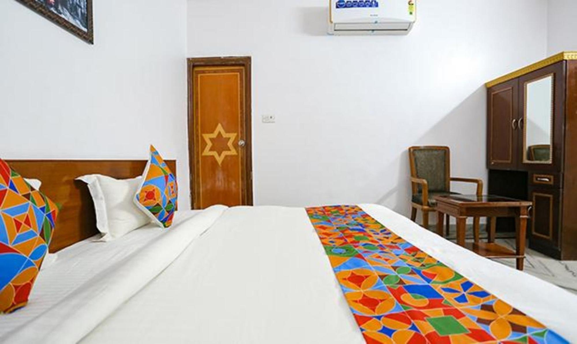 Fabexpress Premium Near Yashobhoomi Delhi (National Capital Territory of India)