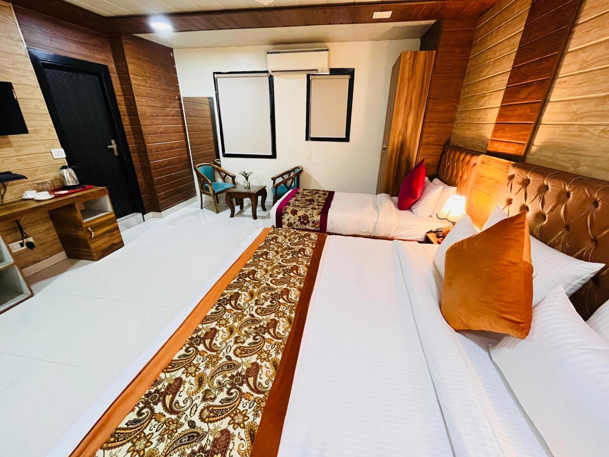 Airport Nysha Palace 3*