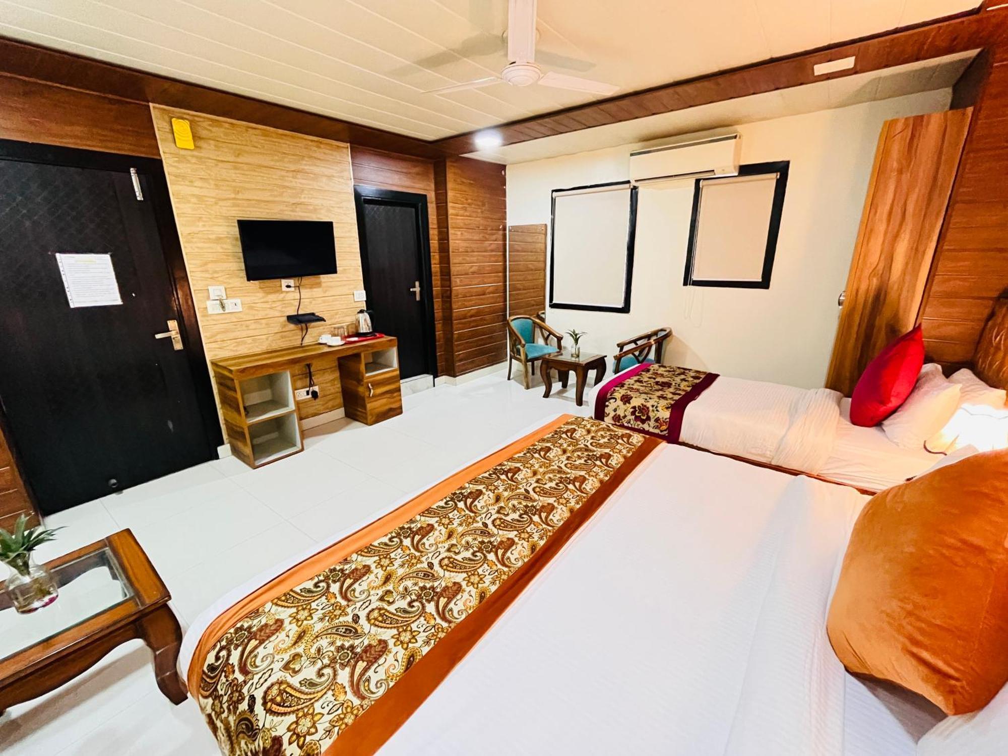 Airport Nysha Palace Hotel