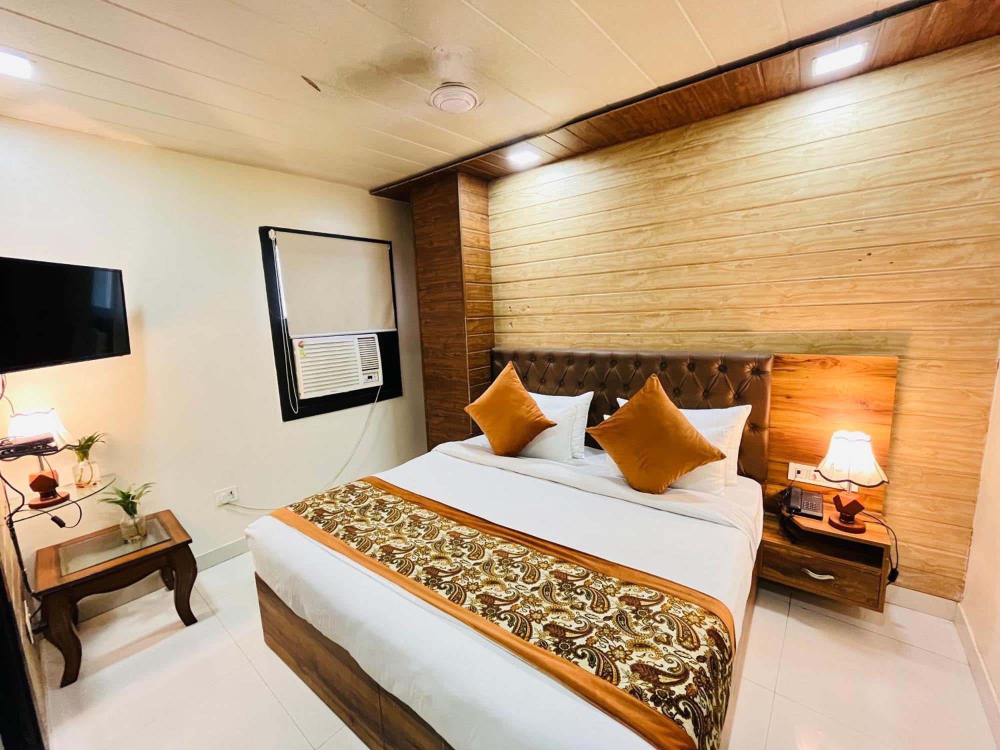 Hotel Airport Nysha Palace