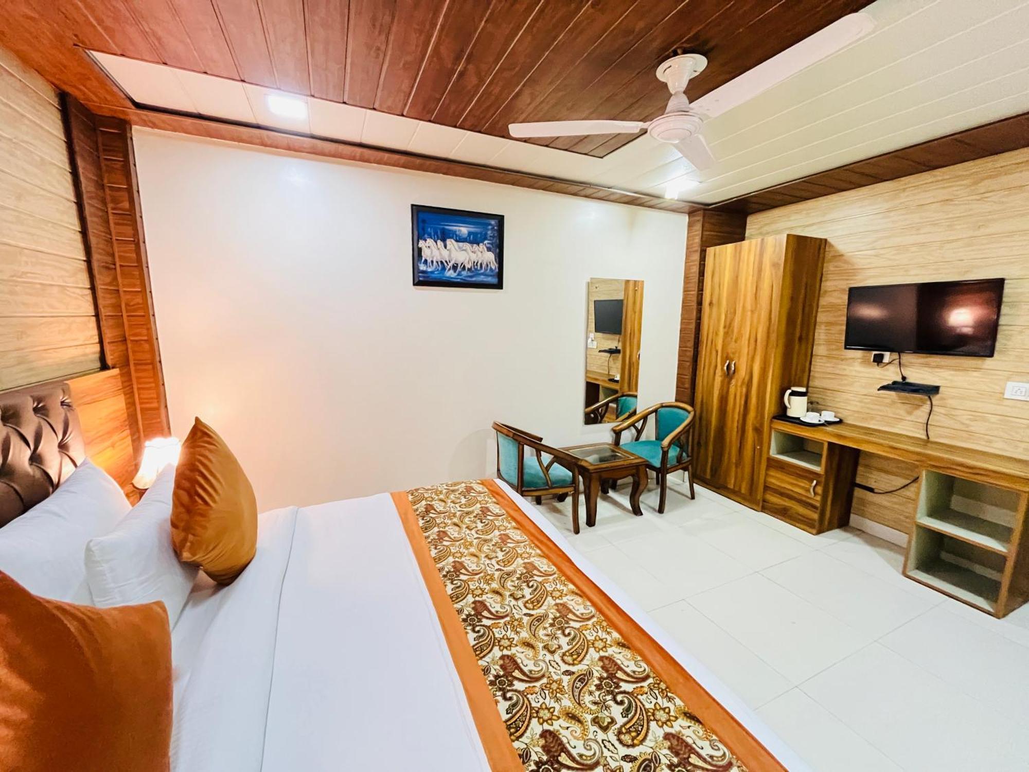 Airport Nysha Palace 3*