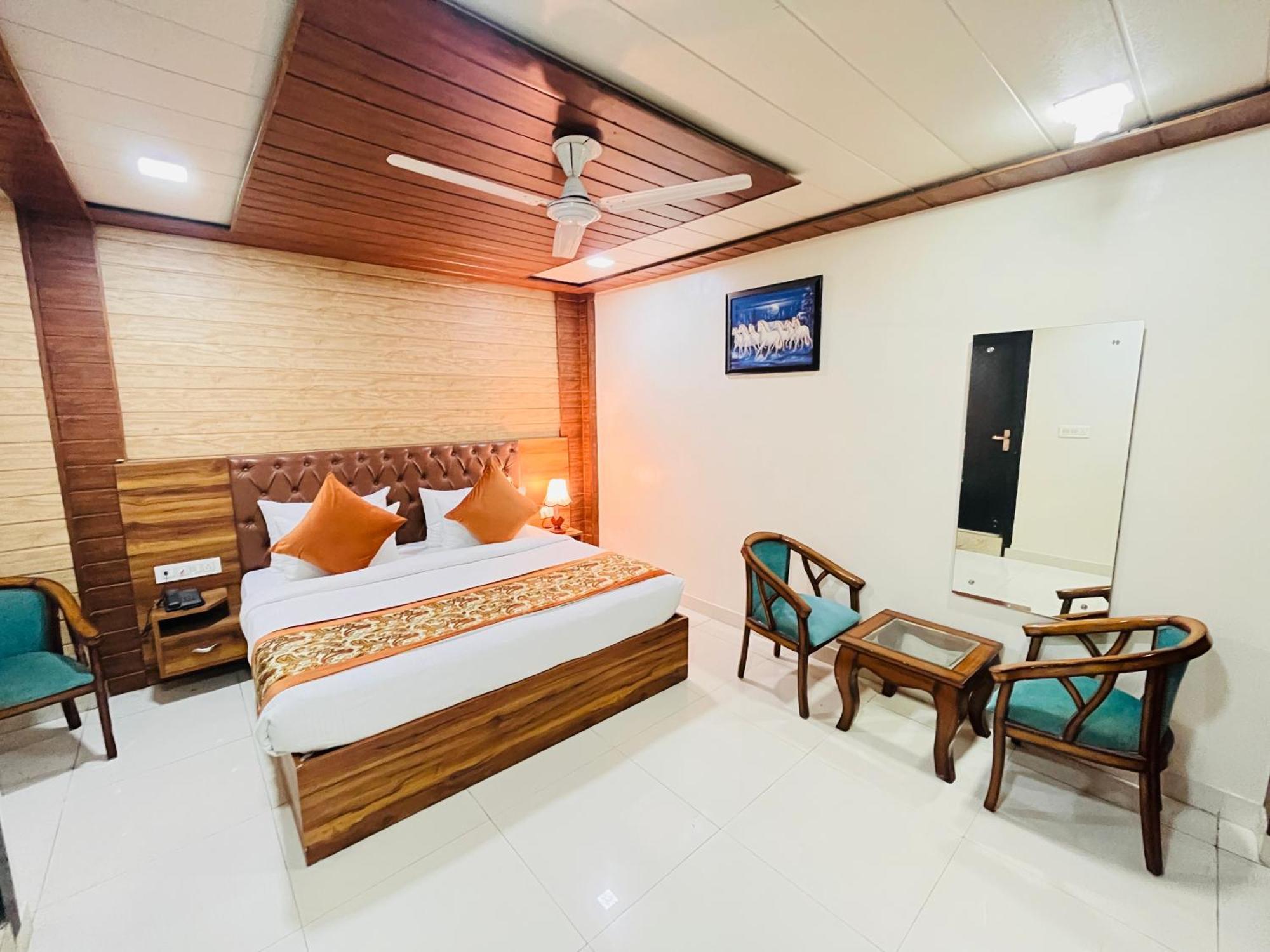 Airport Nysha Palace 3*
