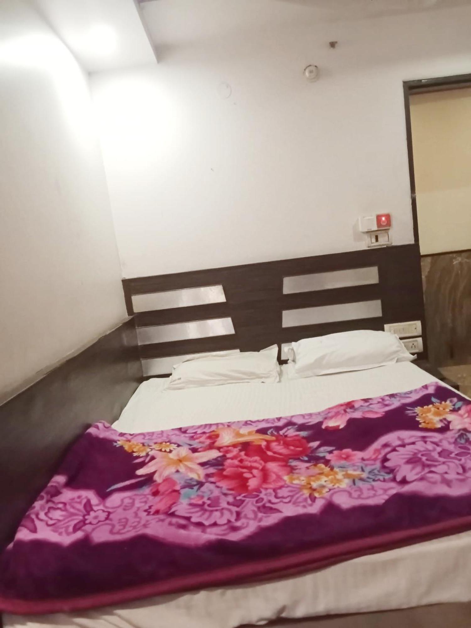Hotel Odeon Continental New Delhi