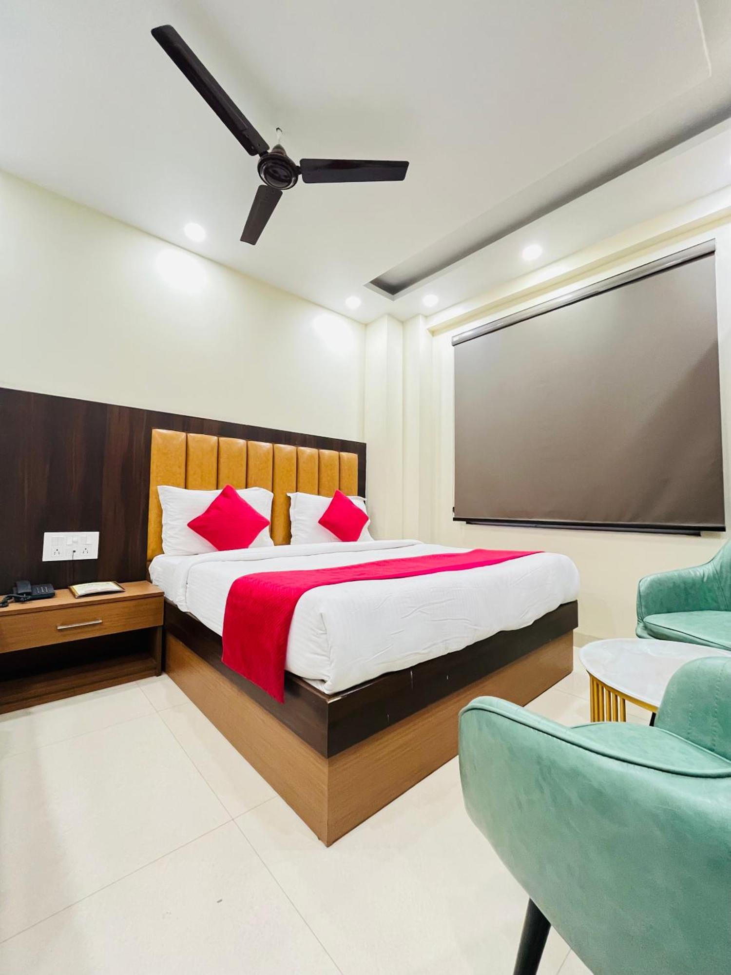 Royal Rosette With Free Wi-fi Near Railway Station