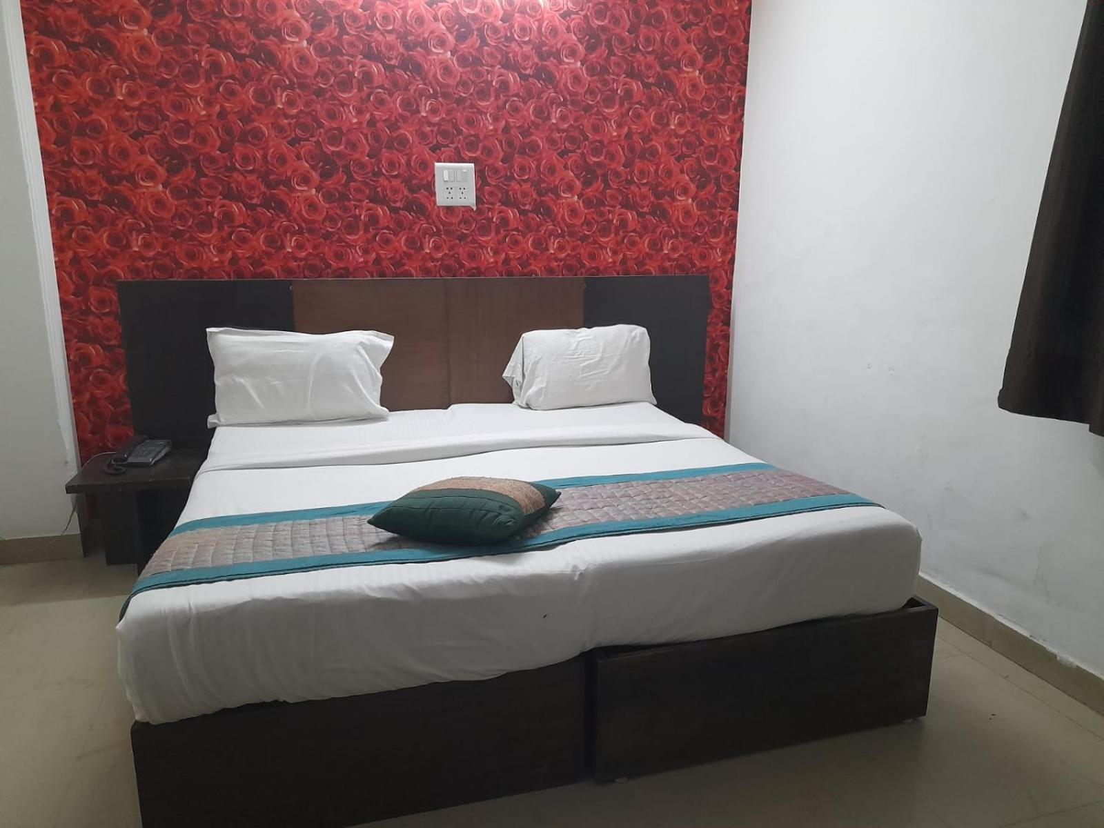Airport Aditya Hotel
