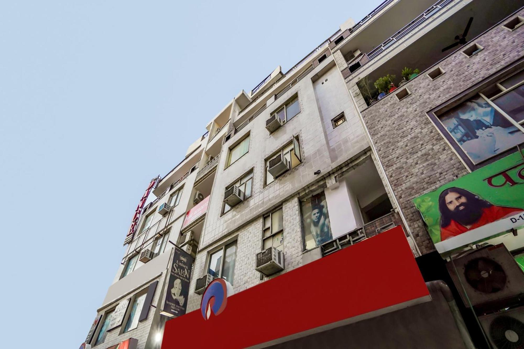 Oyo Flagship 75287 Pubg Residency New Delhi