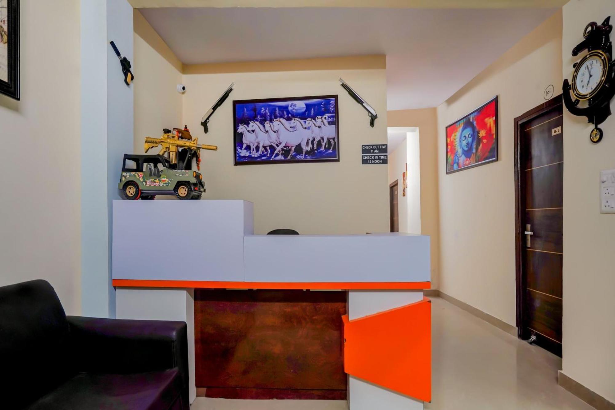 Oyo Flagship 75287 Pubg Residency New Delhi