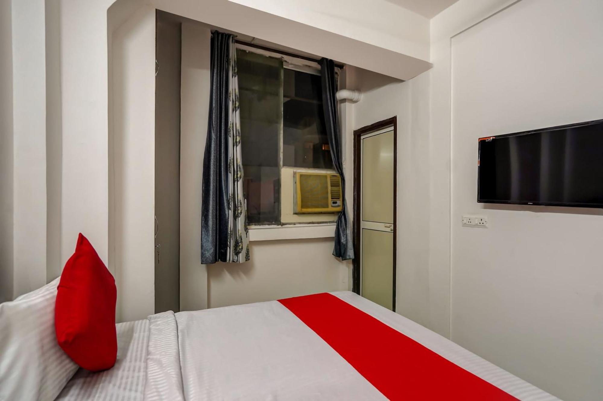 Oyo Flagship 75287 Pubg Residency New Delhi