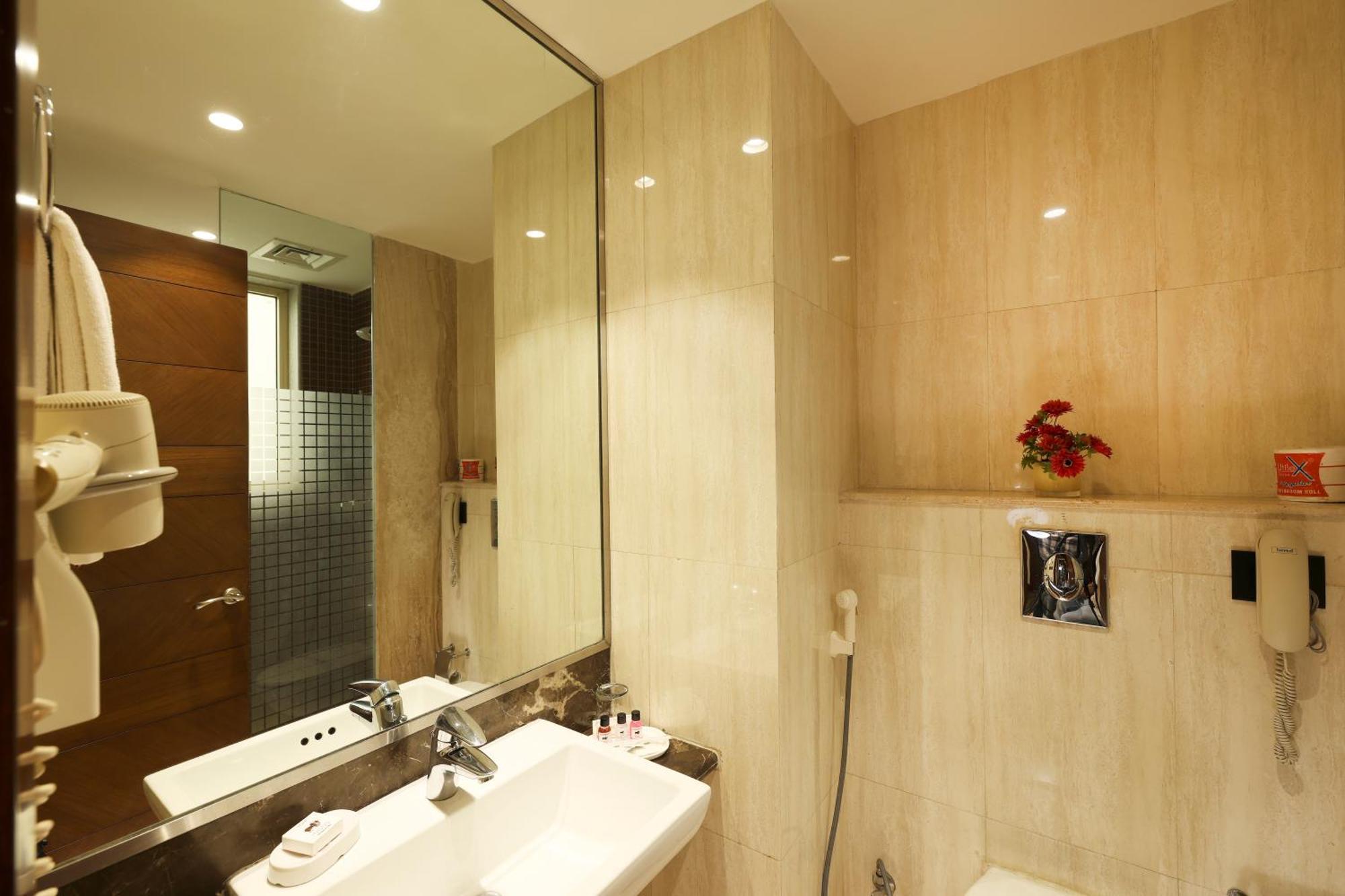 Indus Biznotel Hotel Nova Deli