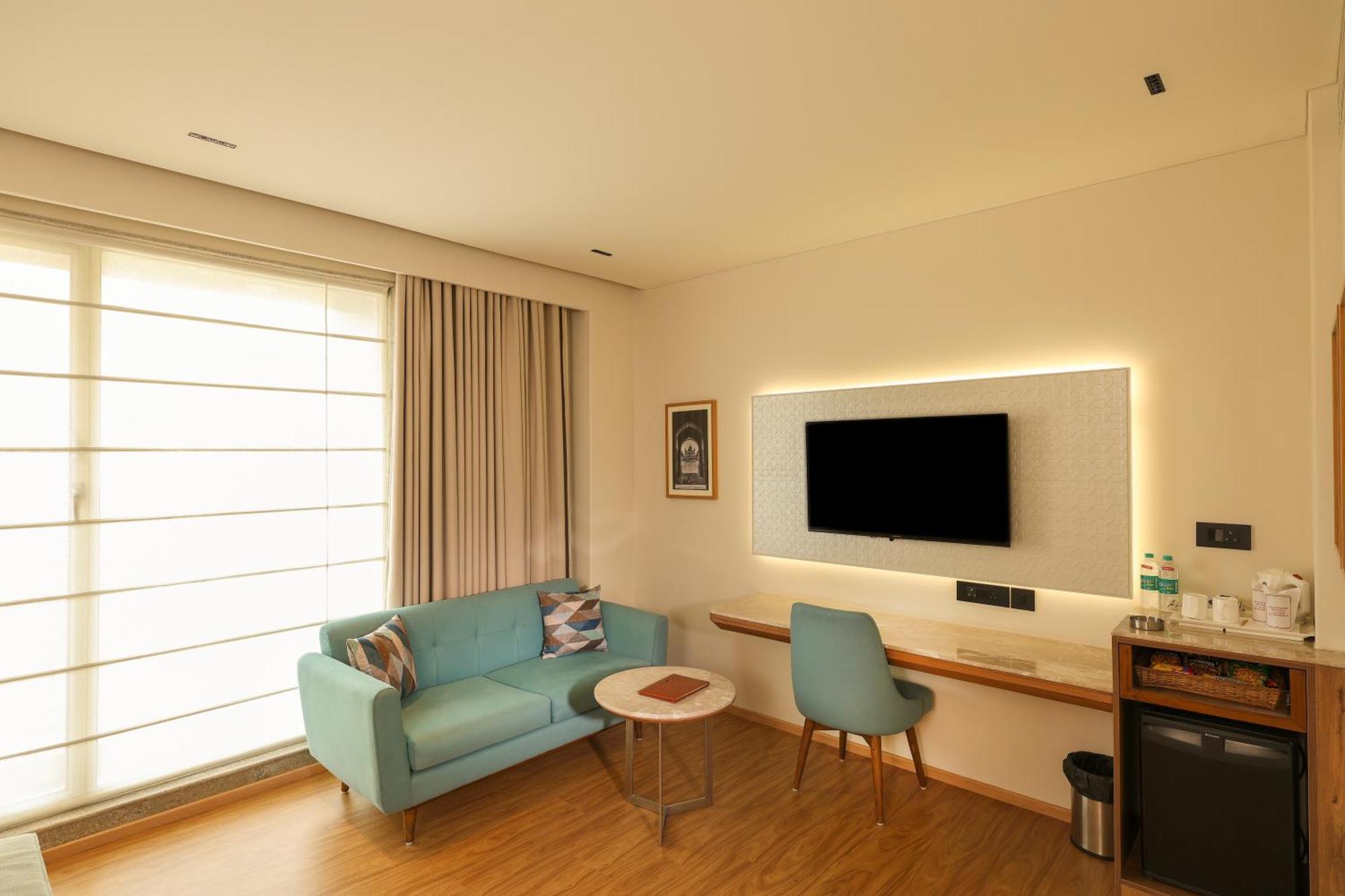 Hotel Indus Biznotel 4*