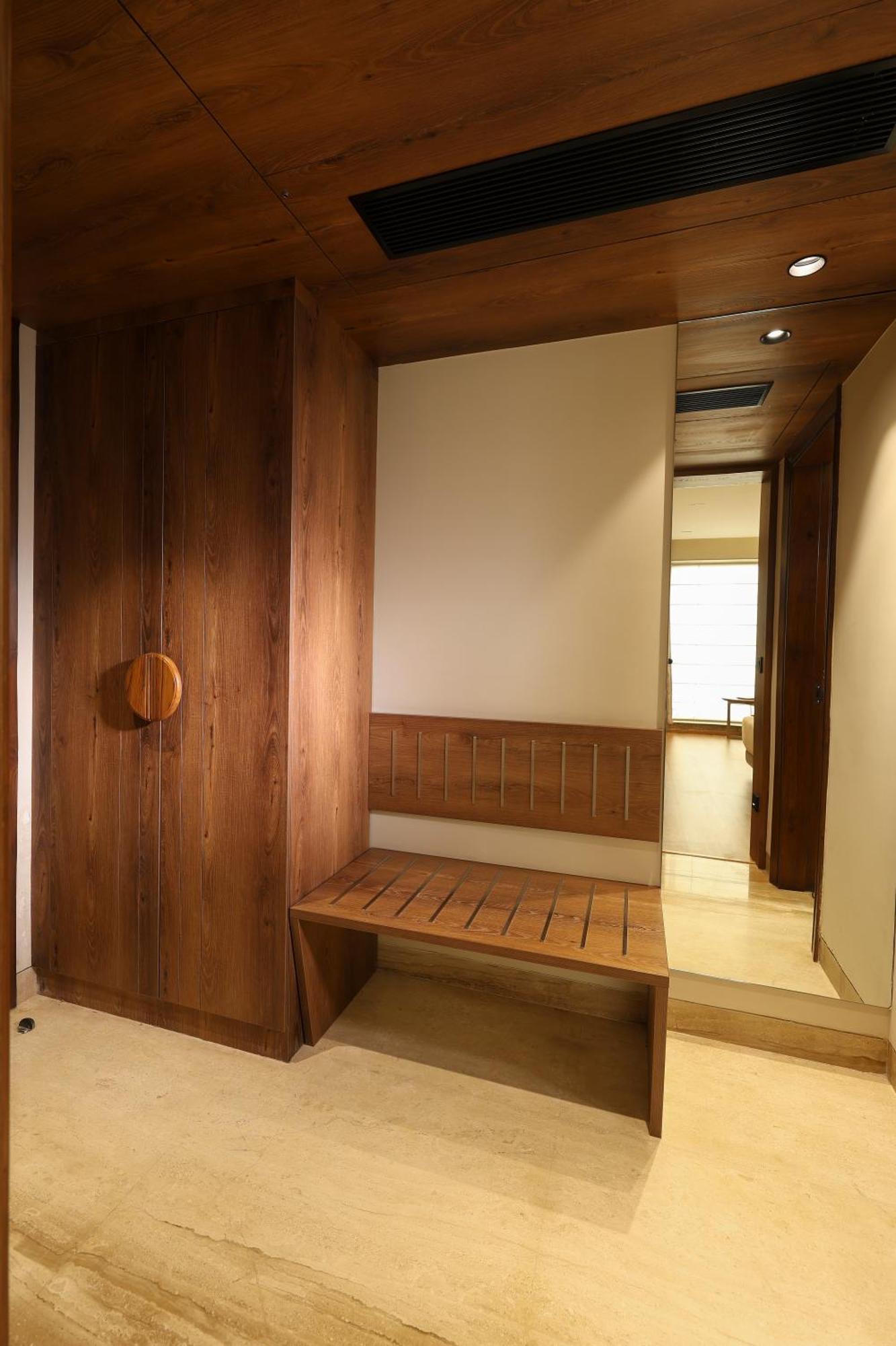Indus Biznotel Hotel 4*