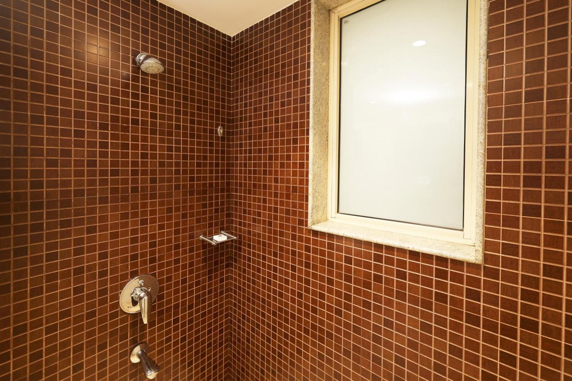 Indus Biznotel 4*