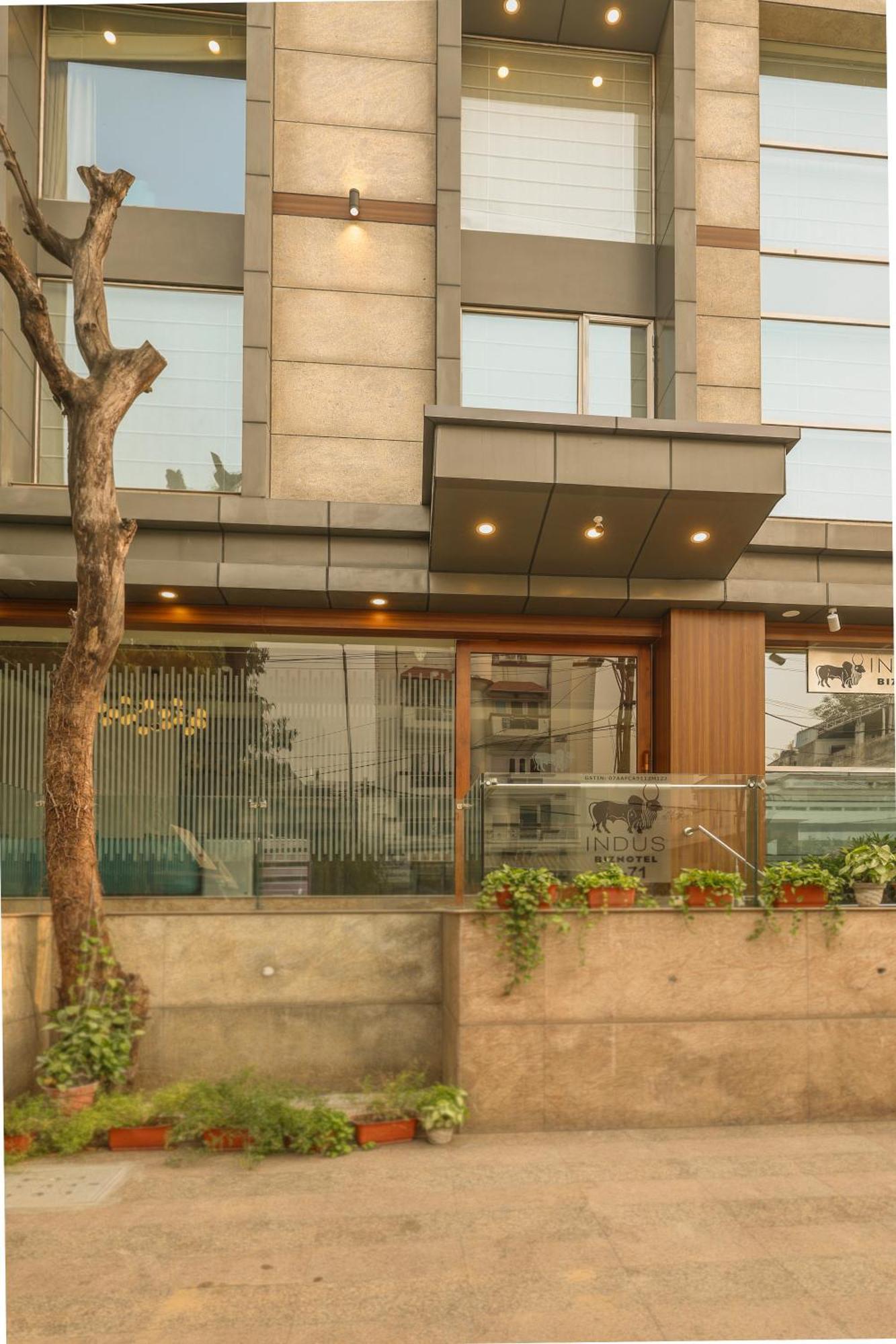Indus Biznotel 4*
