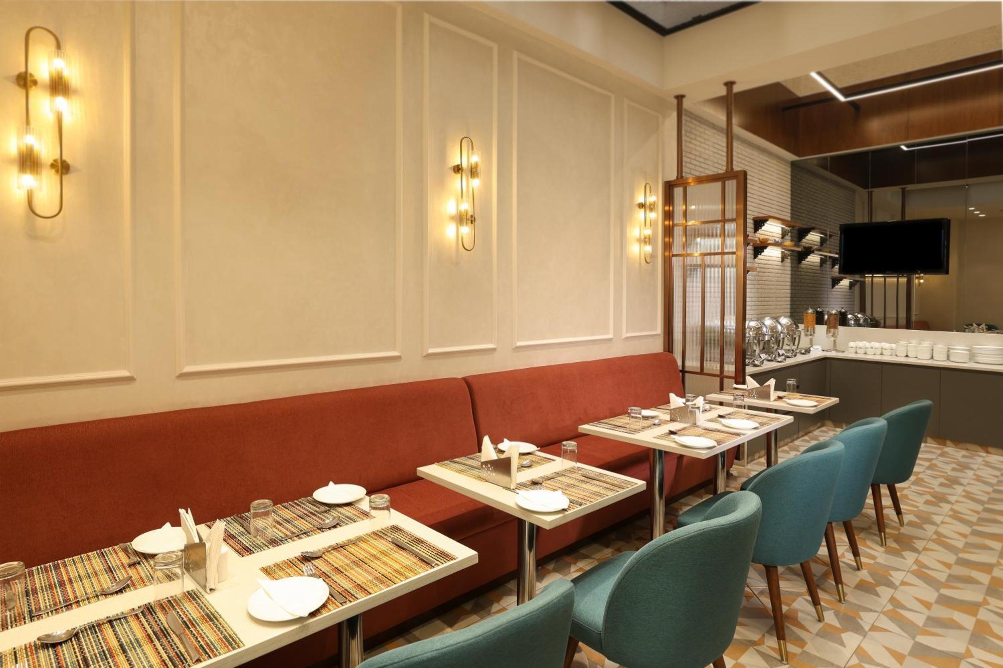 Indus Biznotel Hotel 4*