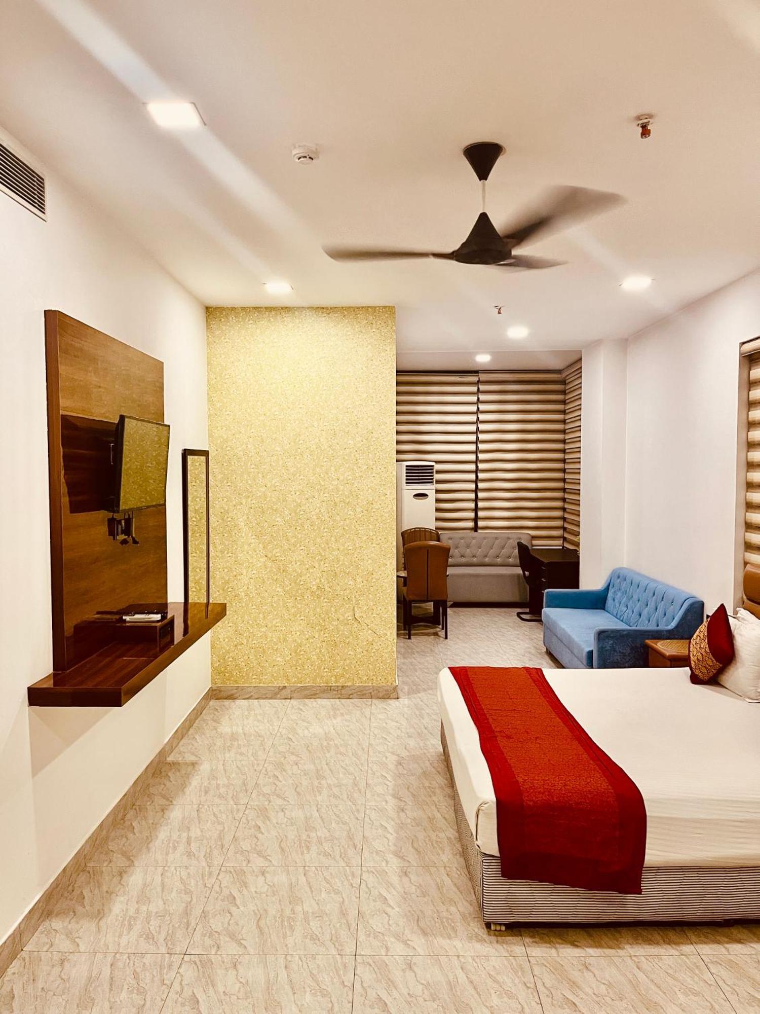 Amora Dwarka Hotel New Delhi