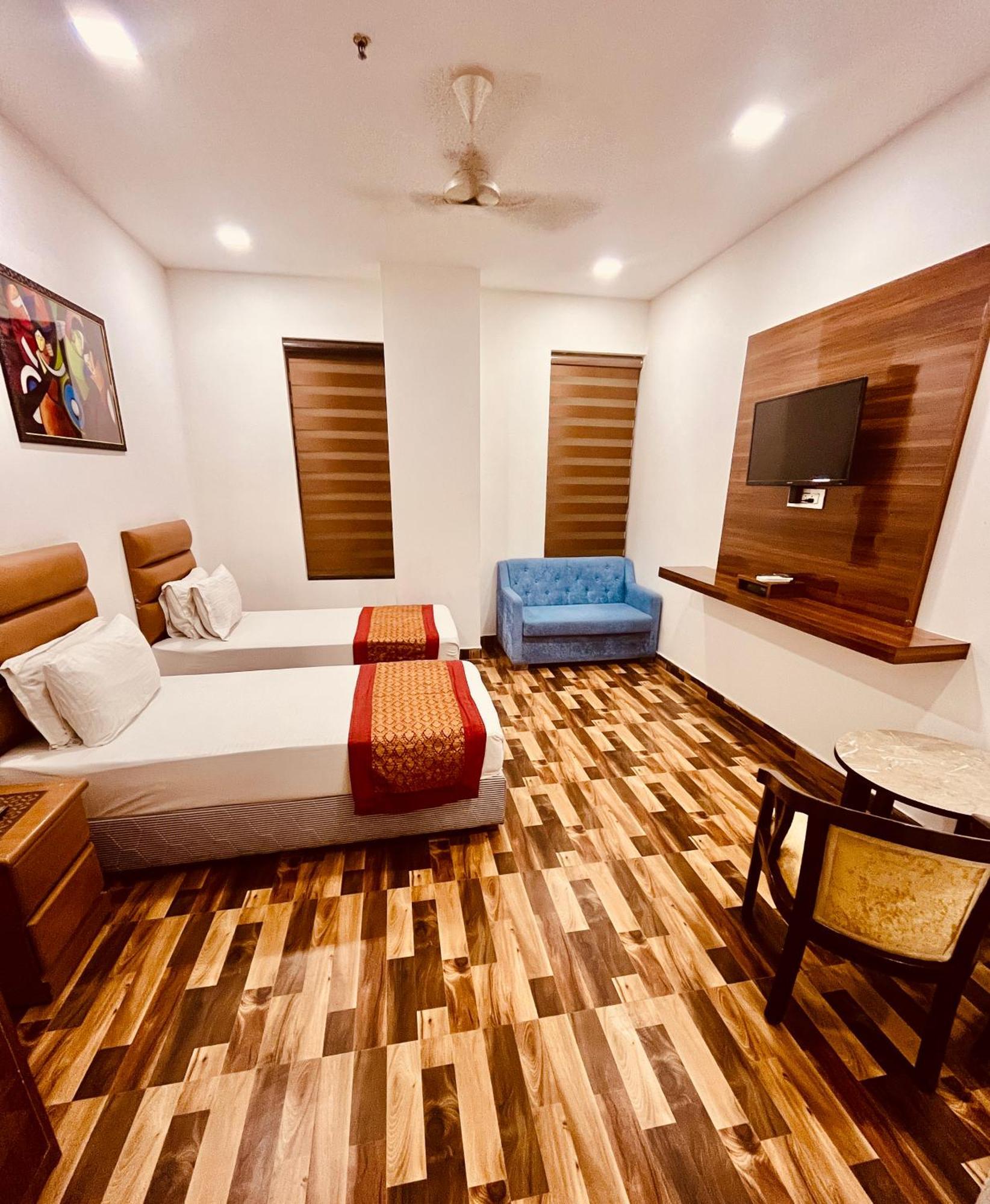 Amora Dwarka Hotel New Delhi
