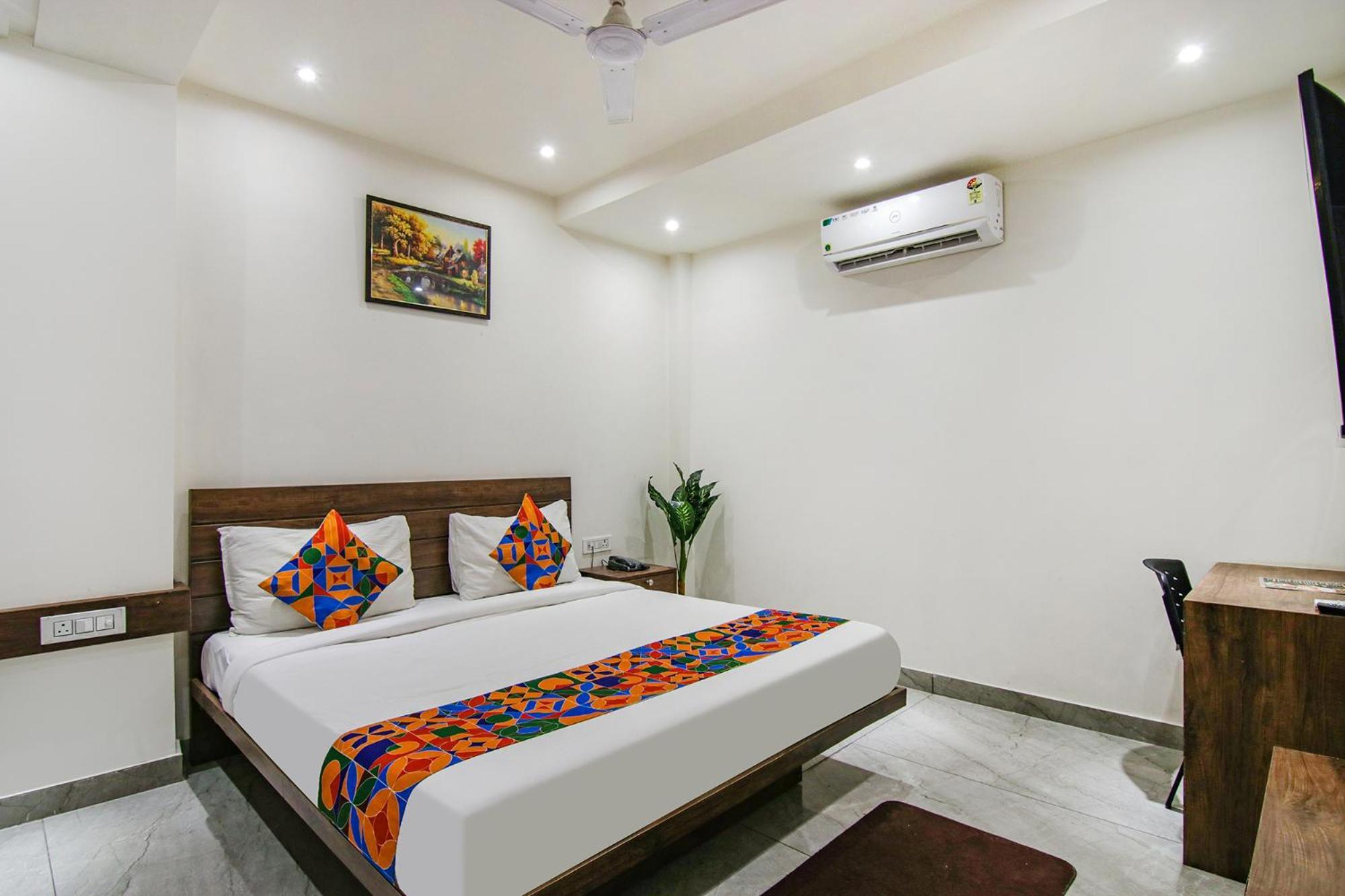 Fabhotel Moro Rohini Sector 4 3*