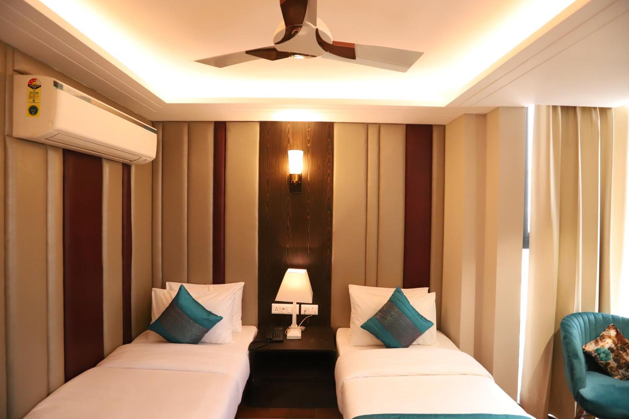 The Magic Tree - Paharganj Hotel New Delhi