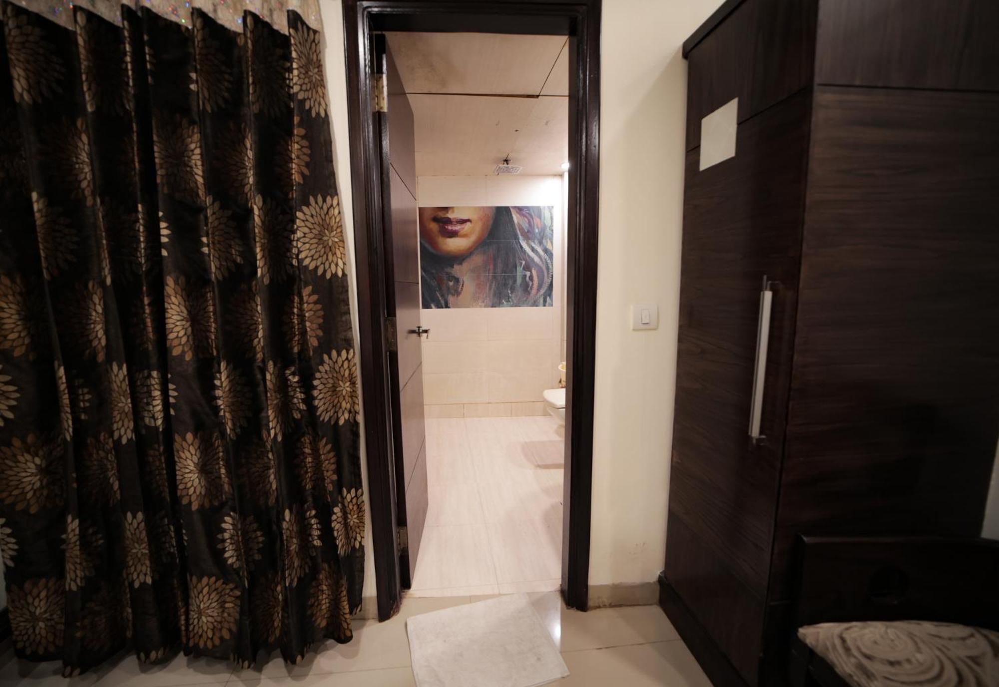 Hotel Well Dx New Delhi