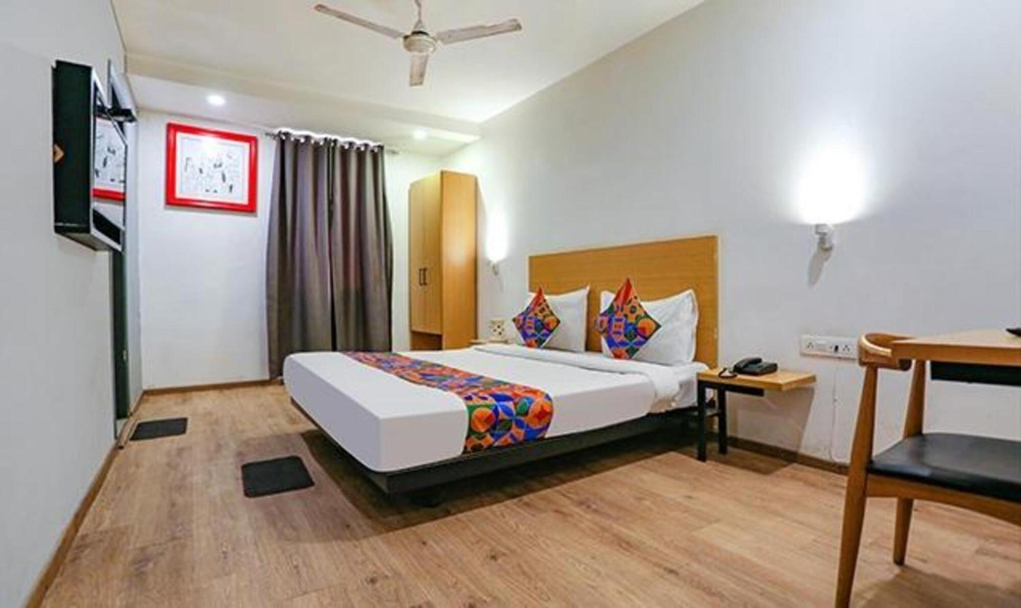 Fabhotel Urban Residency Model Town 3*