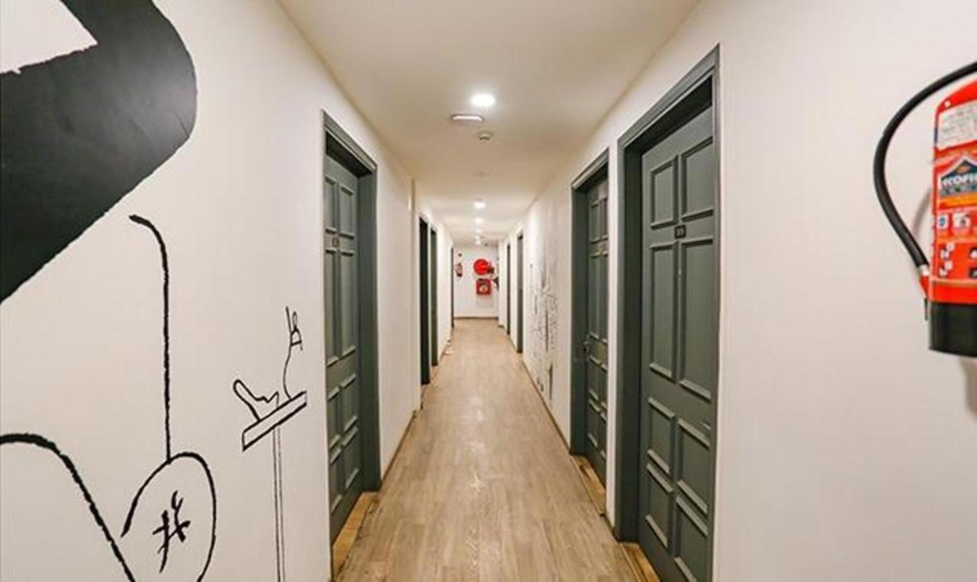 Fabhotel Urban Residency Model Town Hotel 3*