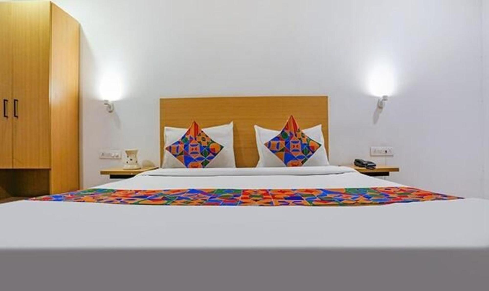 Fabhotel Urban Residency Model Town Hotel 3*