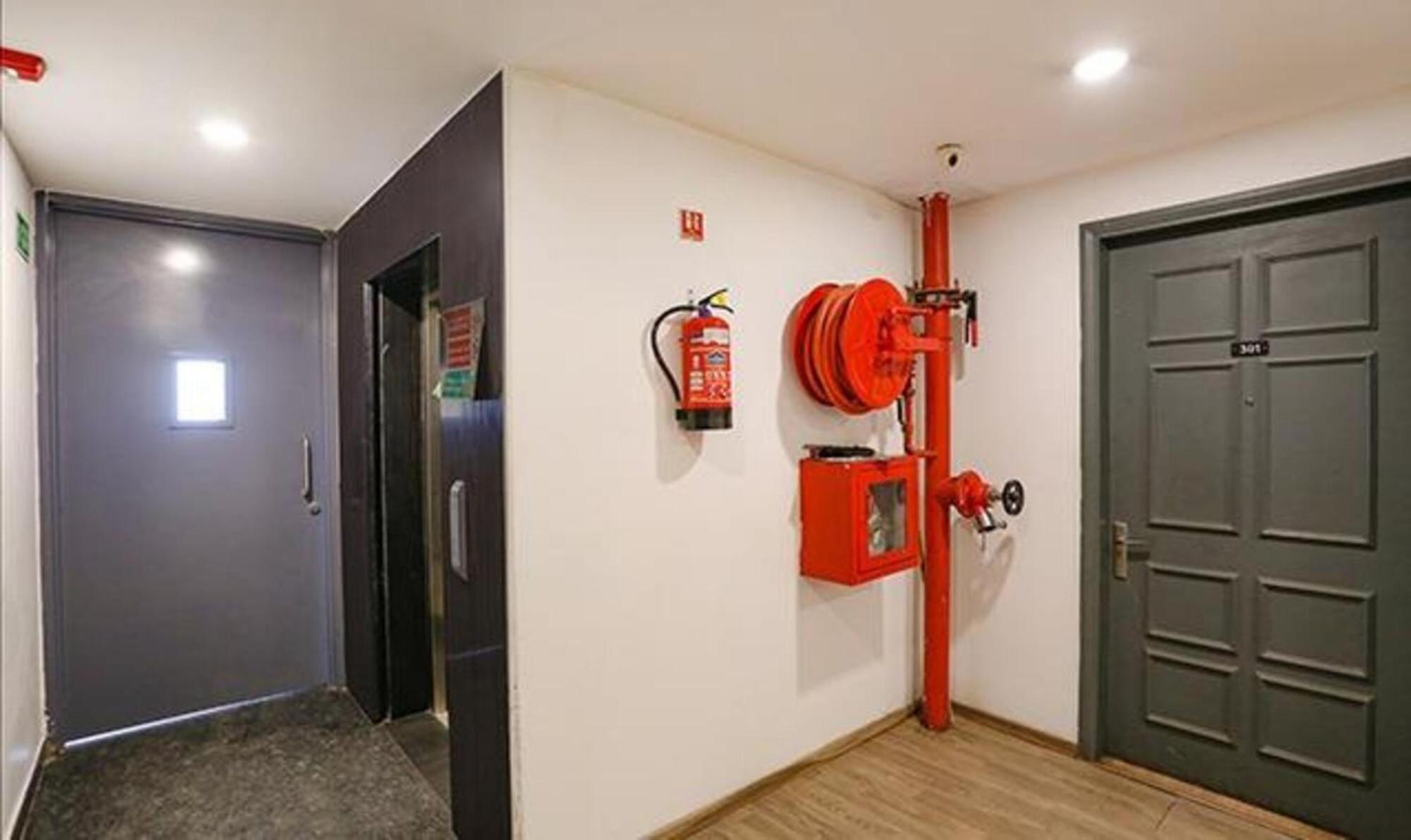 Fabhotel Urban Residency Model Town 3* Nova Deli