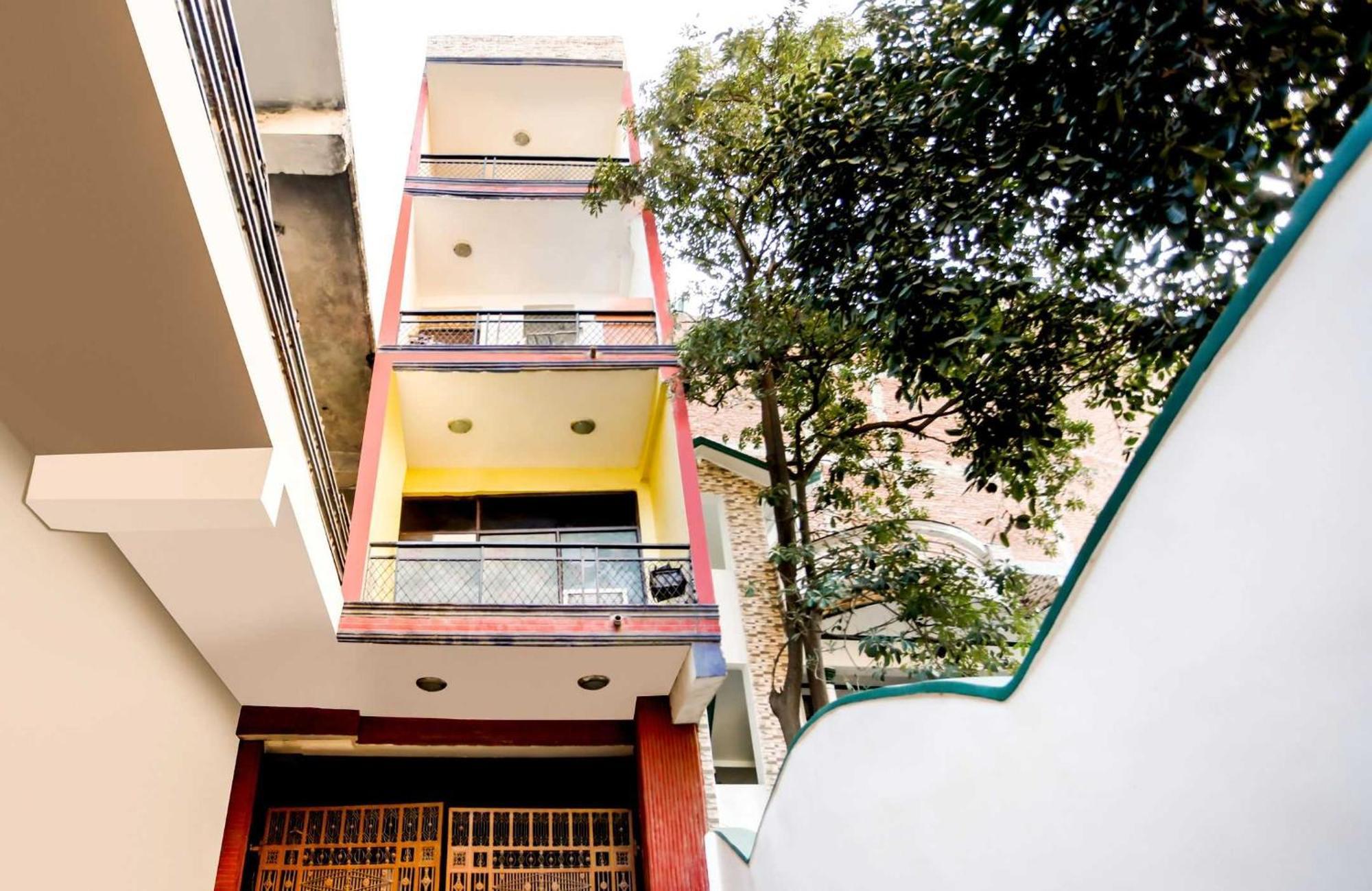 Hotel Spot On Harry's 1 Near Select Citywalk Mall 2*