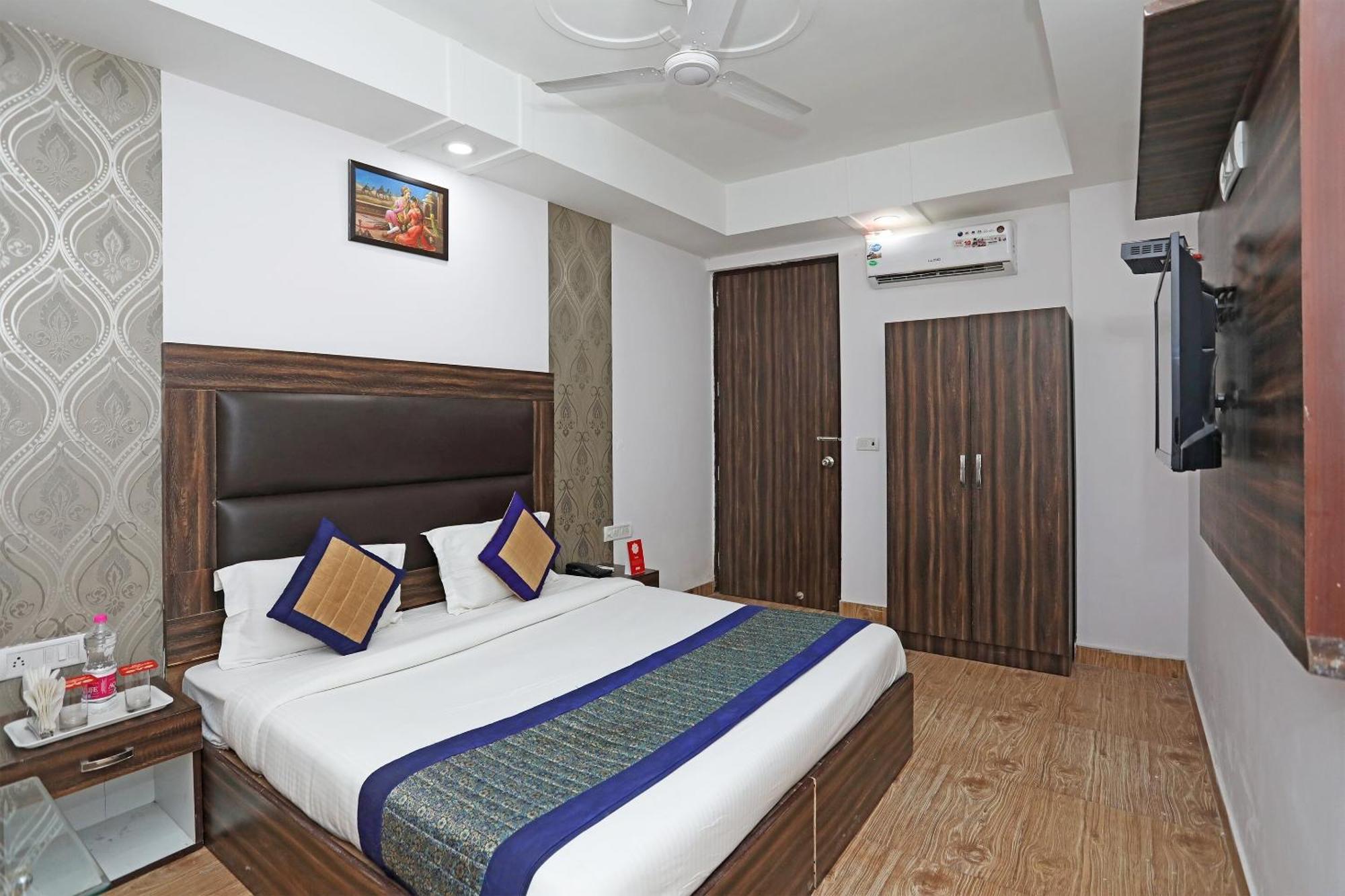 Hotel Collection O Nandgiri New Delhi